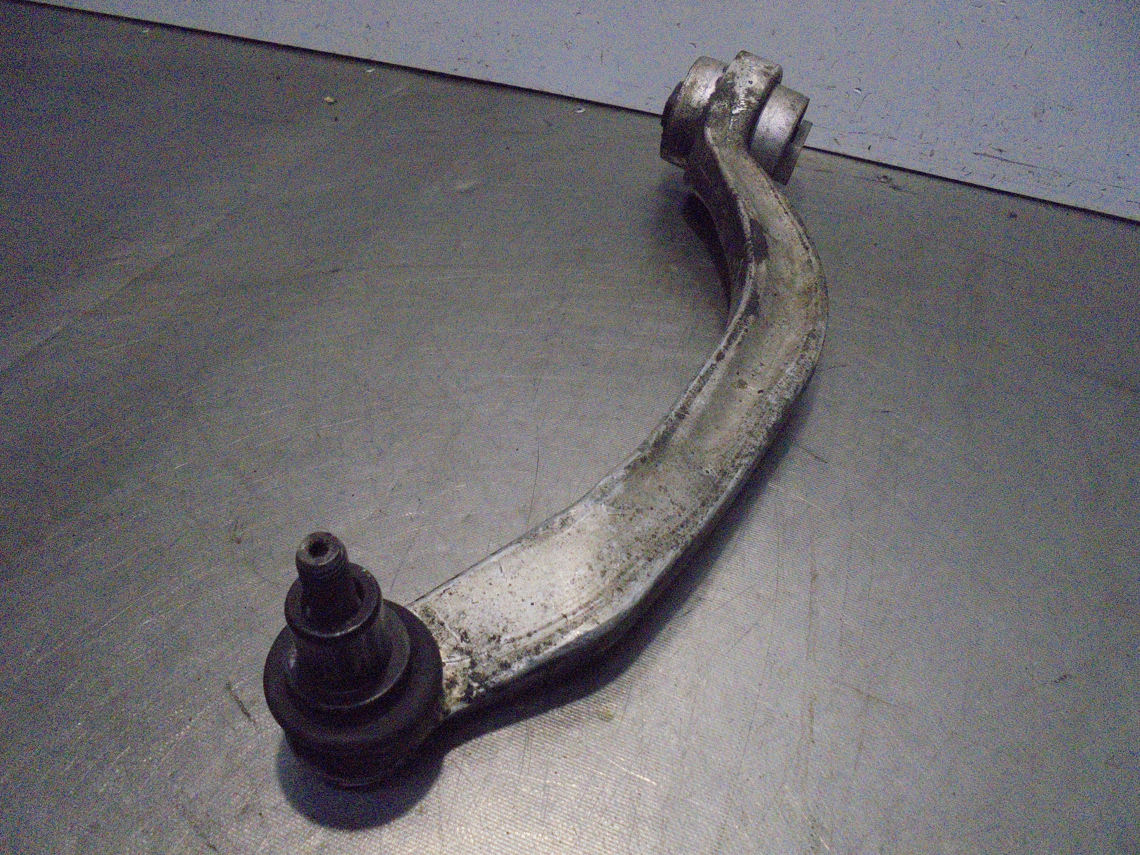Recambio de brazo suspension inferior delantero derecho para audi a6 berlina (4b2) 2.5 tdi quattro referencia OEM IAM   