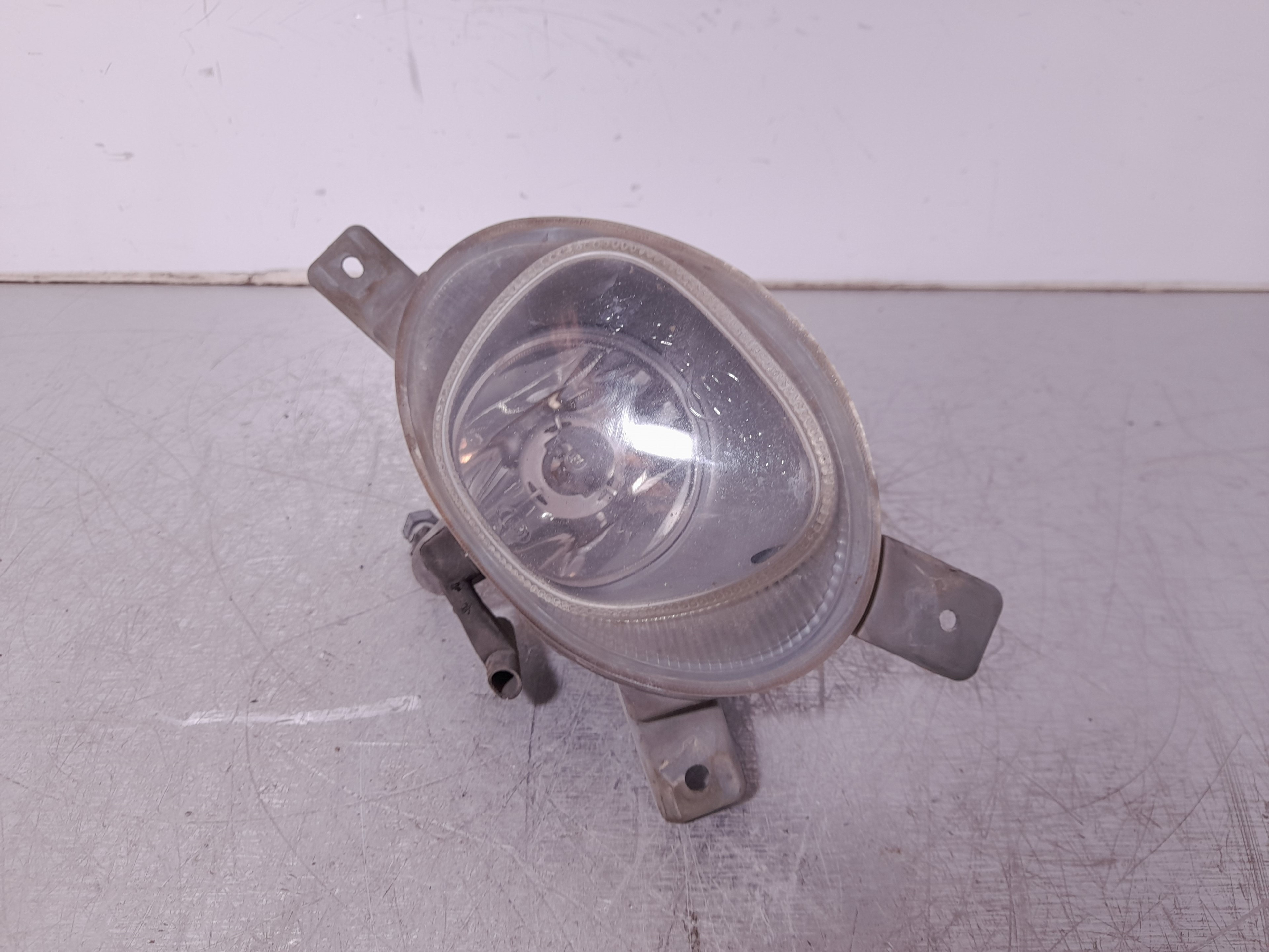 Recambio de faro antiniebla derecho para volvo xc70 2.4 diesel cat referencia OEM IAM 9190905  
