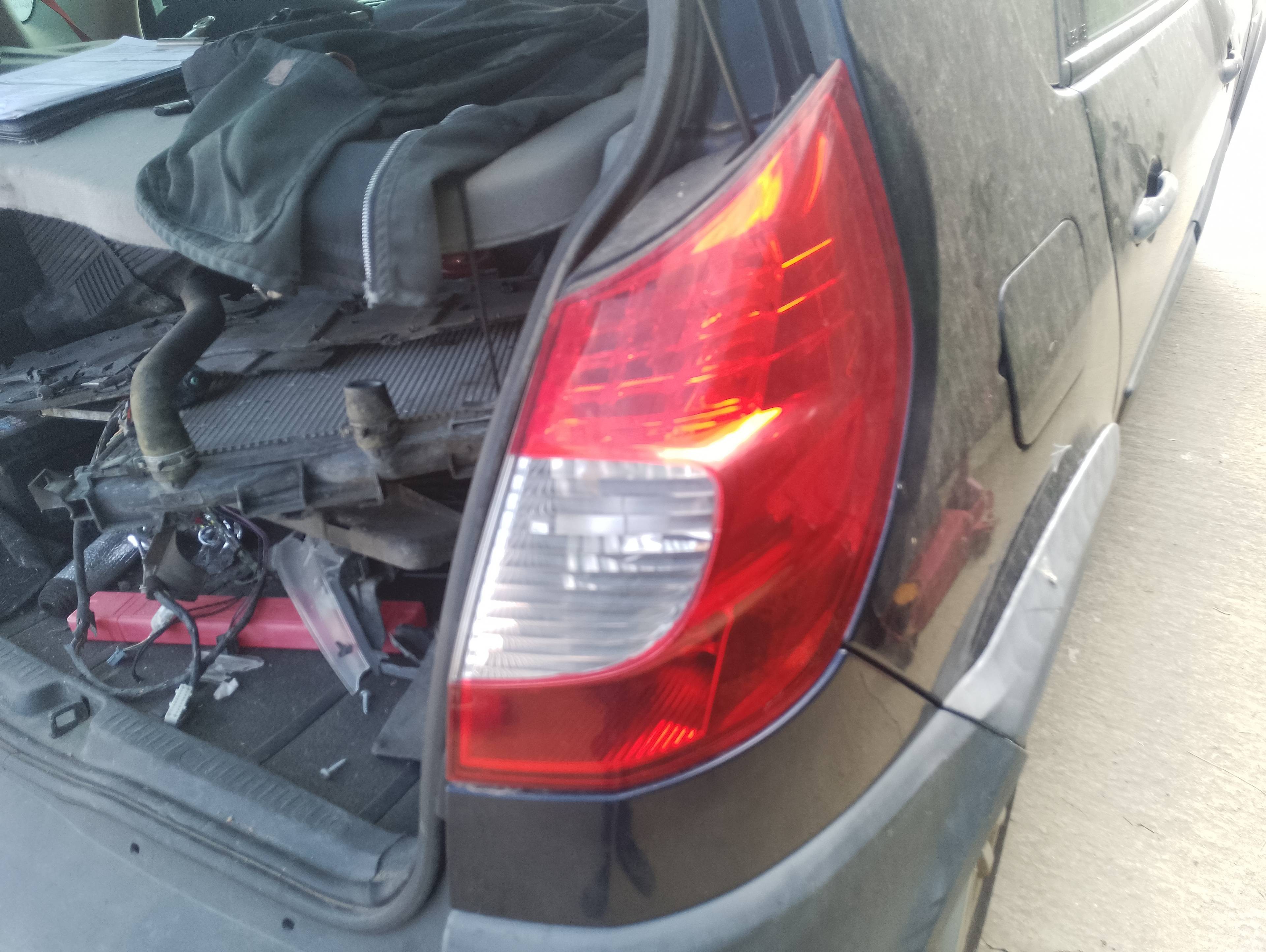 Recambio de piloto trasero derecho para renault scenic ii authentique referencia OEM IAM   