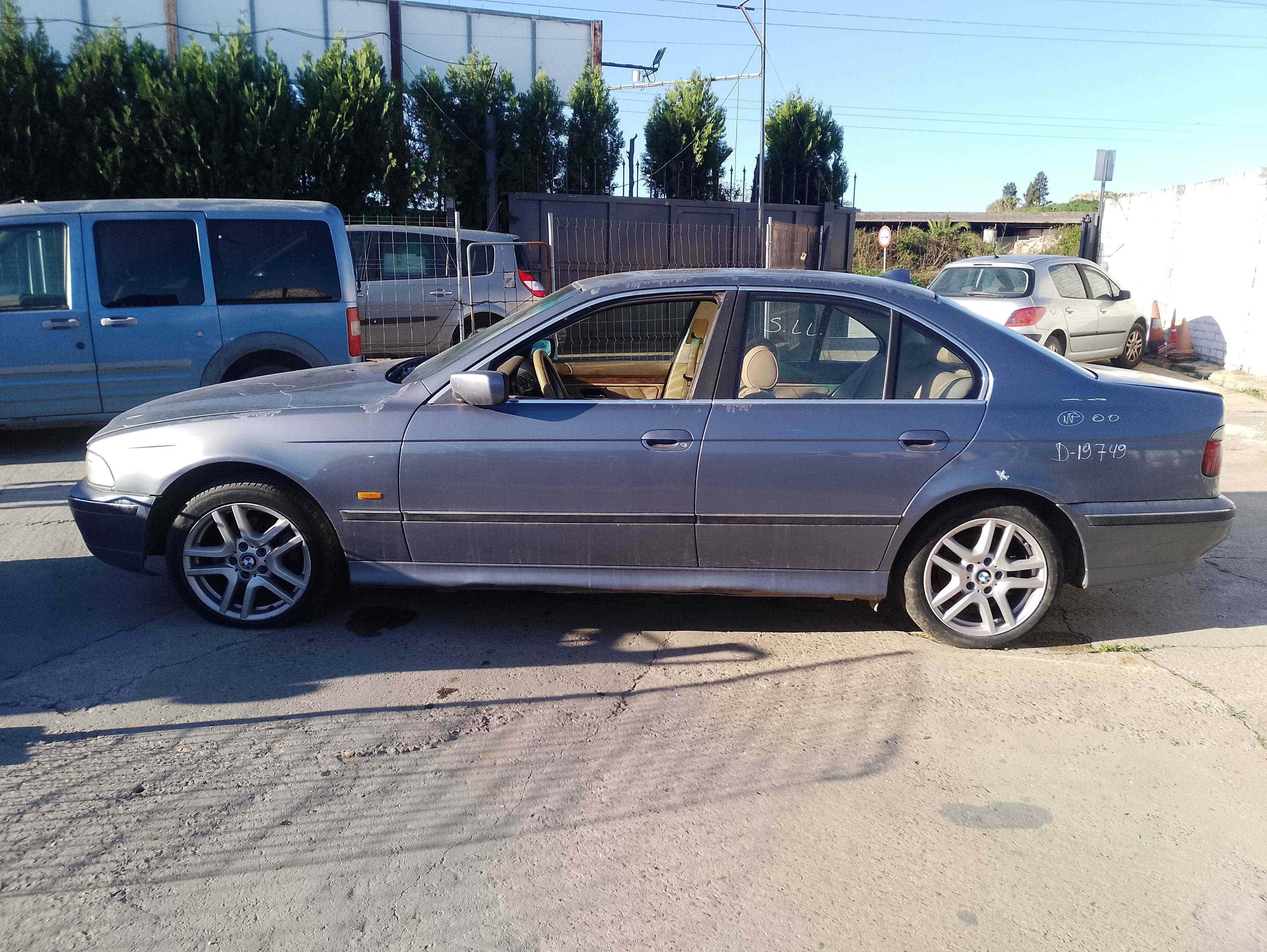 bmw serie 5 berlina (e39) del año 2025