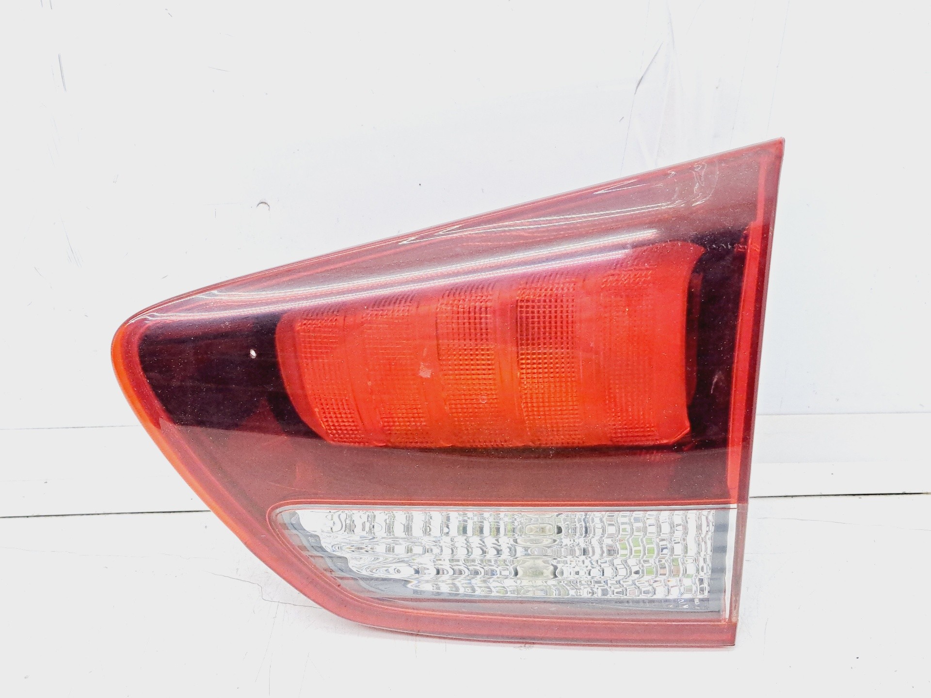 Recambio de piloto porton trasero derecho para kia carens ( ) basic referencia OEM IAM 92404A4 SEOGU 