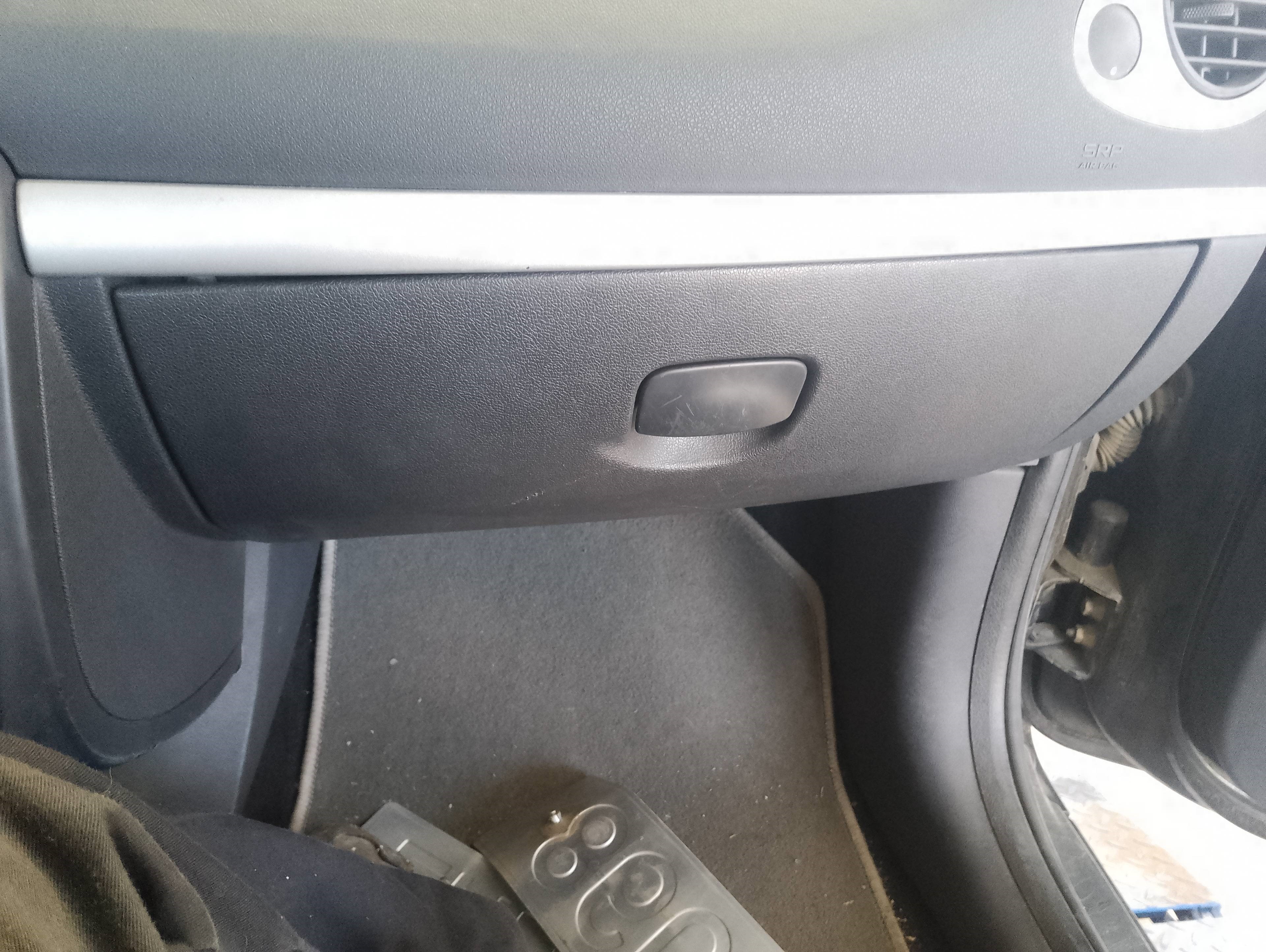 Recambio de guantera para renault clio iii confort dynamique referencia OEM IAM   