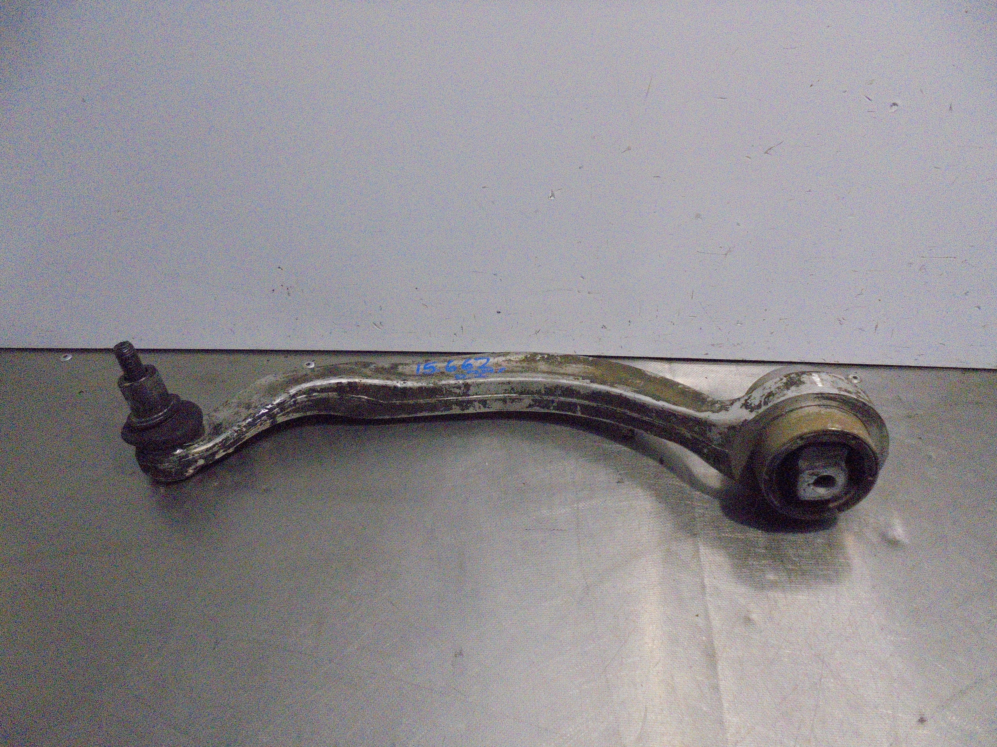 Recambio de brazo suspension inferior delantero izquierdo para audi a6 berlina (4b2) 2.5 tdi quattro referencia OEM IAM   