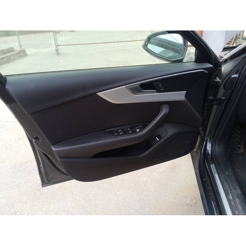 Recambio de guarnecido puerta delantera izquierda para audi a4 berlina (8w2) básico referencia OEM IAM 8W0867133  