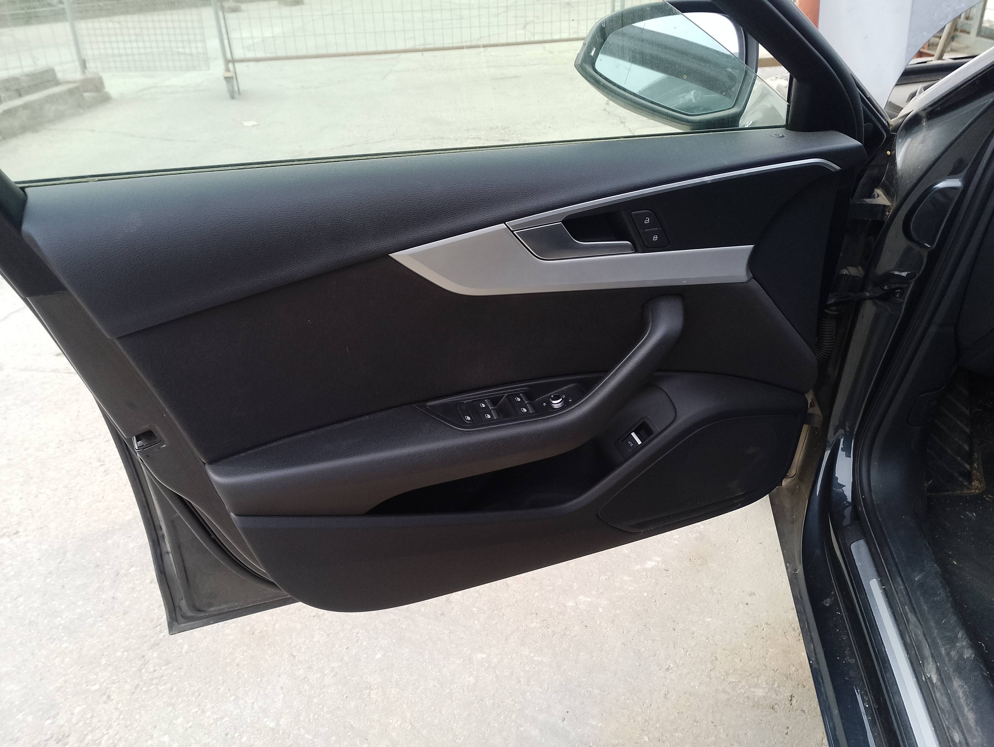 Recambio de guarnecido puerta delantera izquierda para audi a4 berlina (8w2) básico referencia OEM IAM 8W0867133  