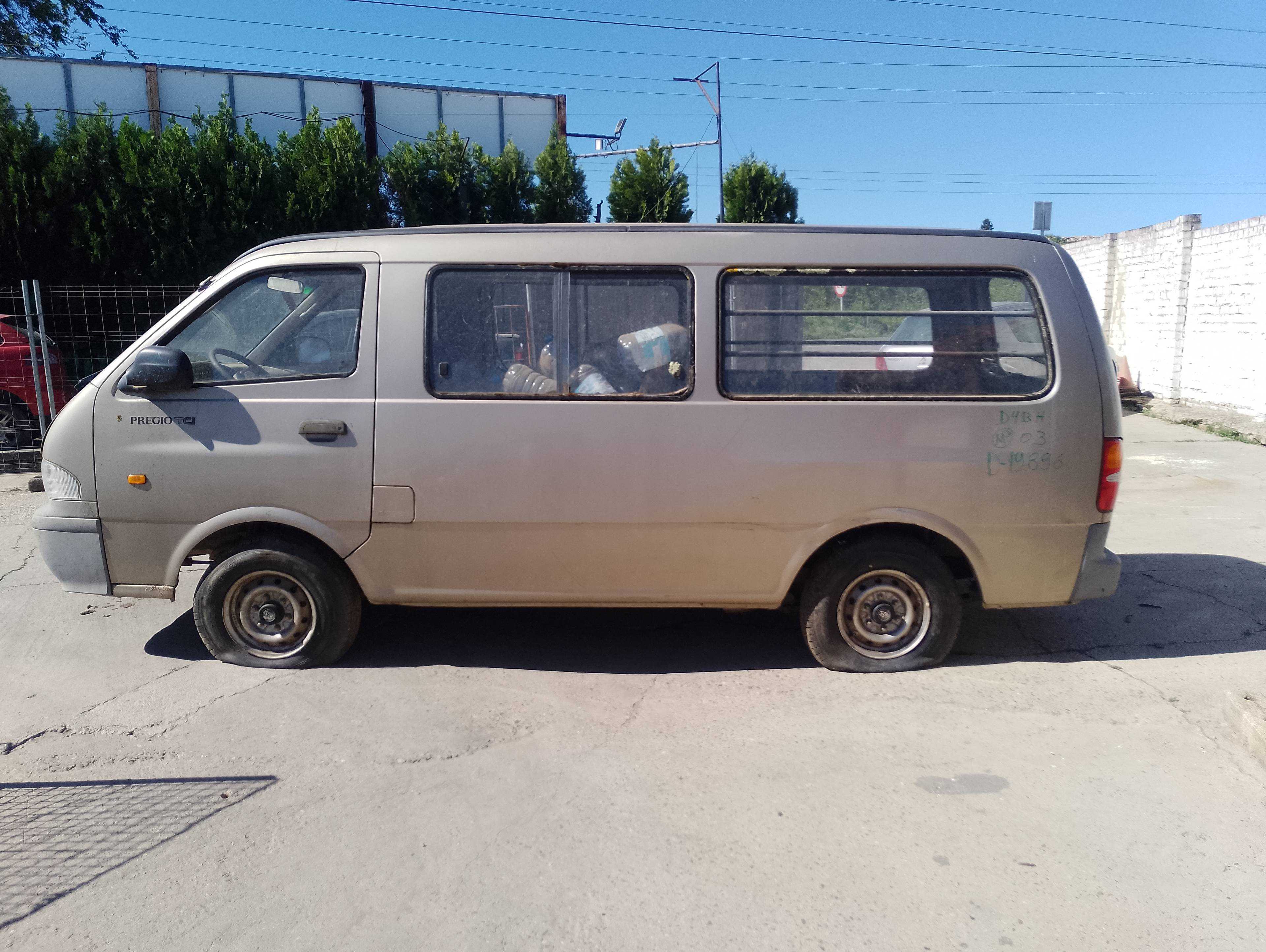 kia pregio del año 2003