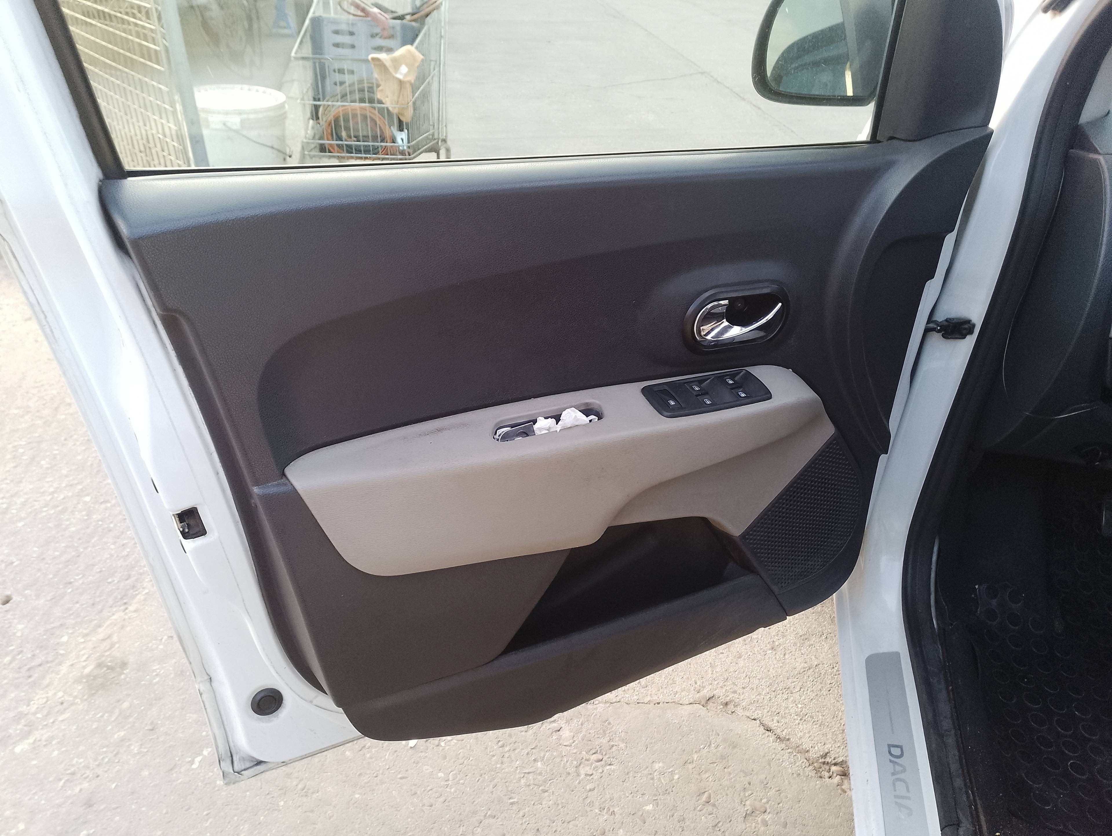 Recambio de guarnecido puerta delantera izquierda para dacia lodgy ambiance referencia OEM IAM   