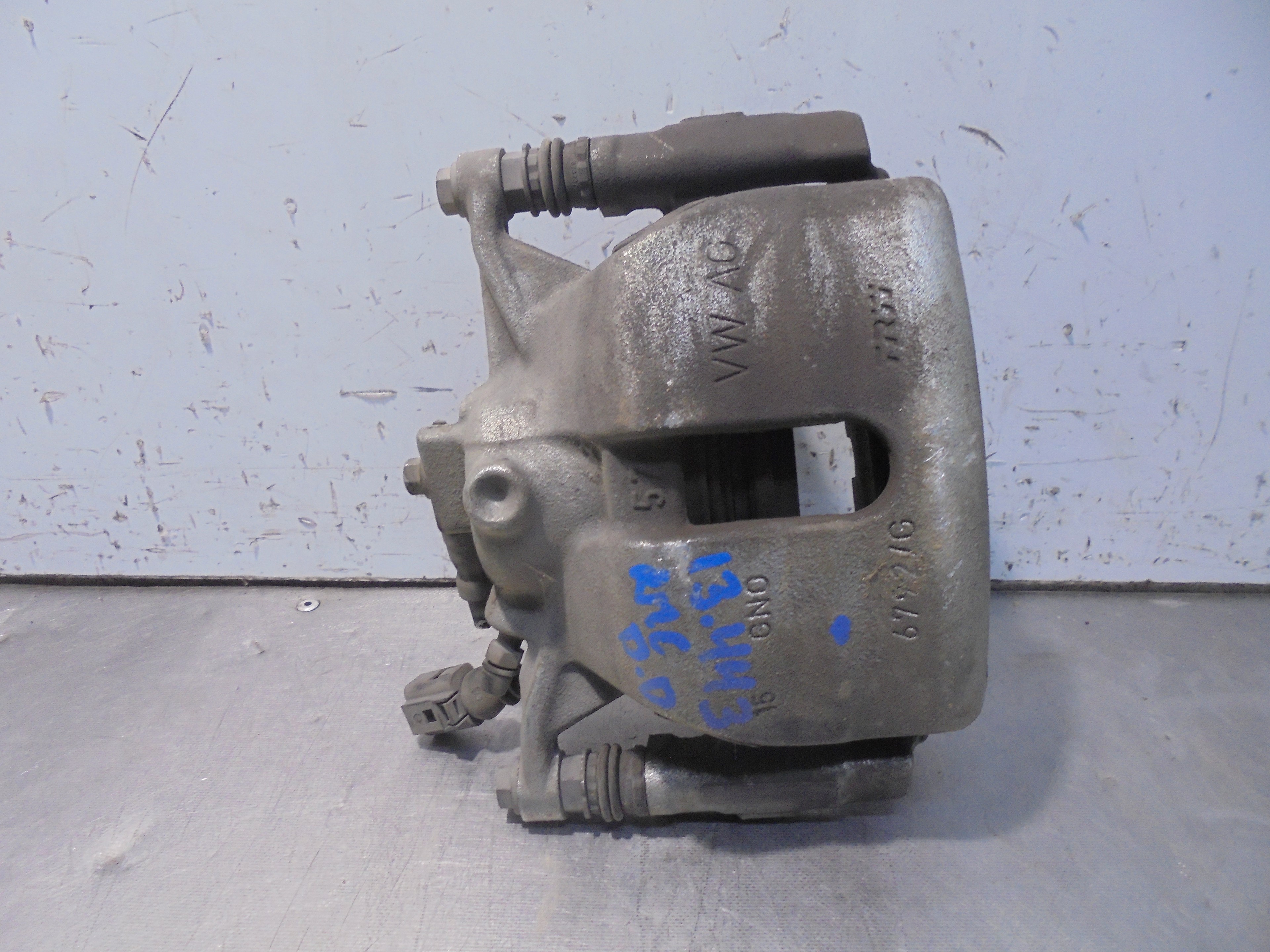 Recambio de pinza de freno delantera derecha para audi a3 sportback (8vf) 30 tdi design referencia OEM IAM   