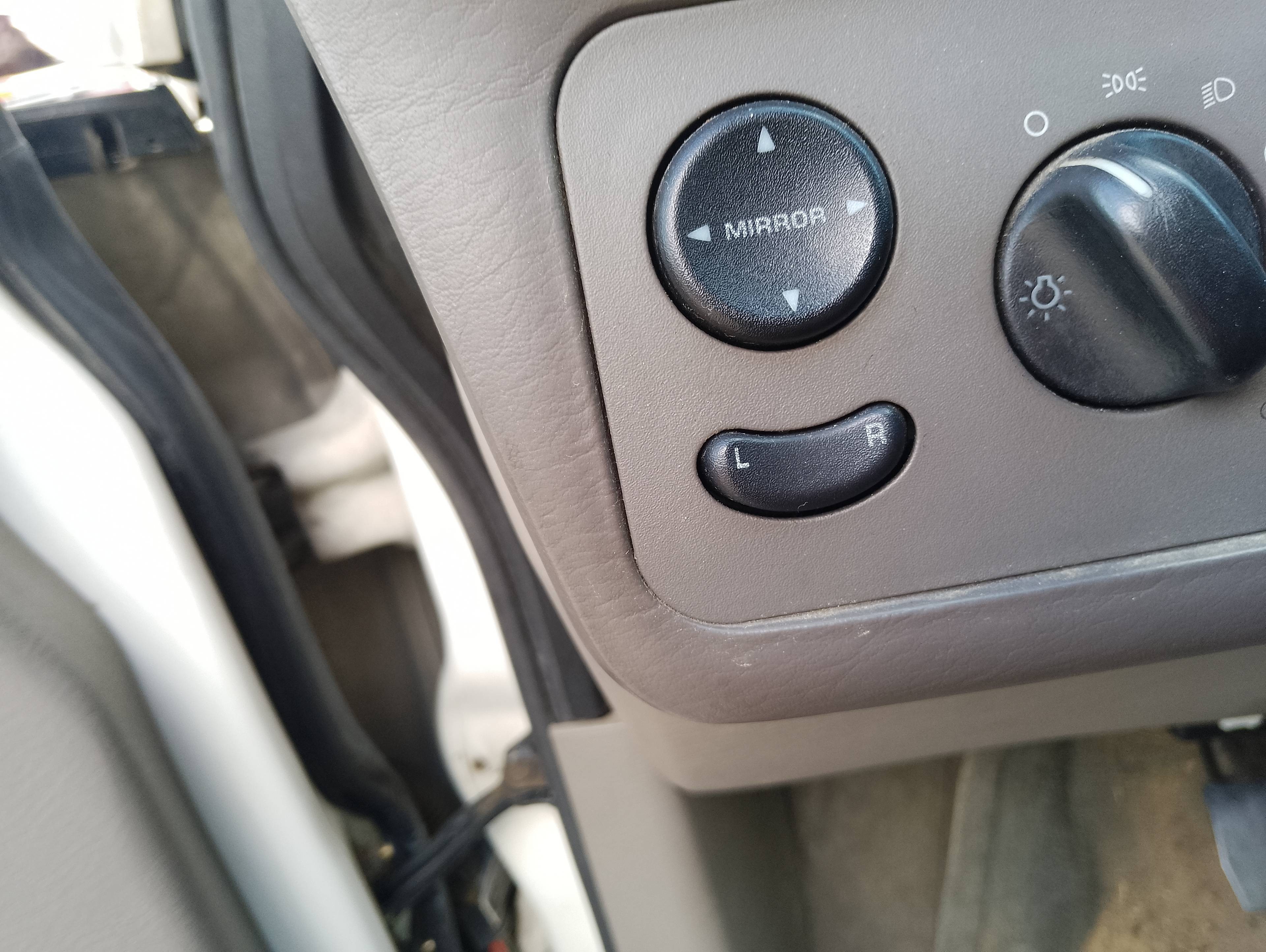 Recambio de mando retrovisor para chrysler voyager (rg) referencia OEM IAM   