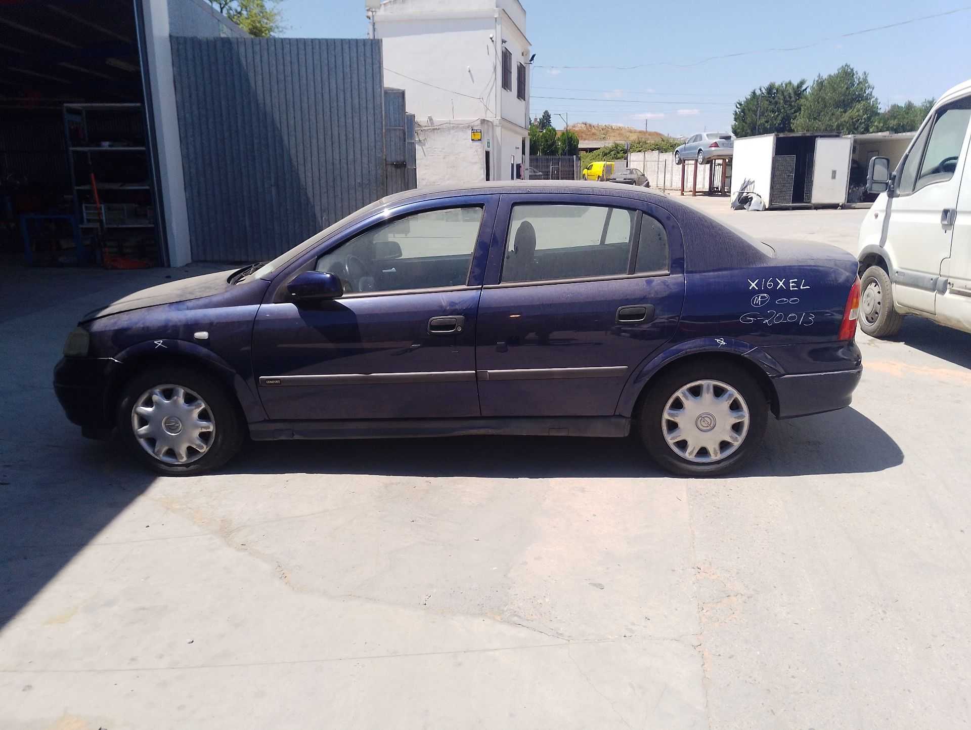 opel astra g sedán (t98) del año 2000