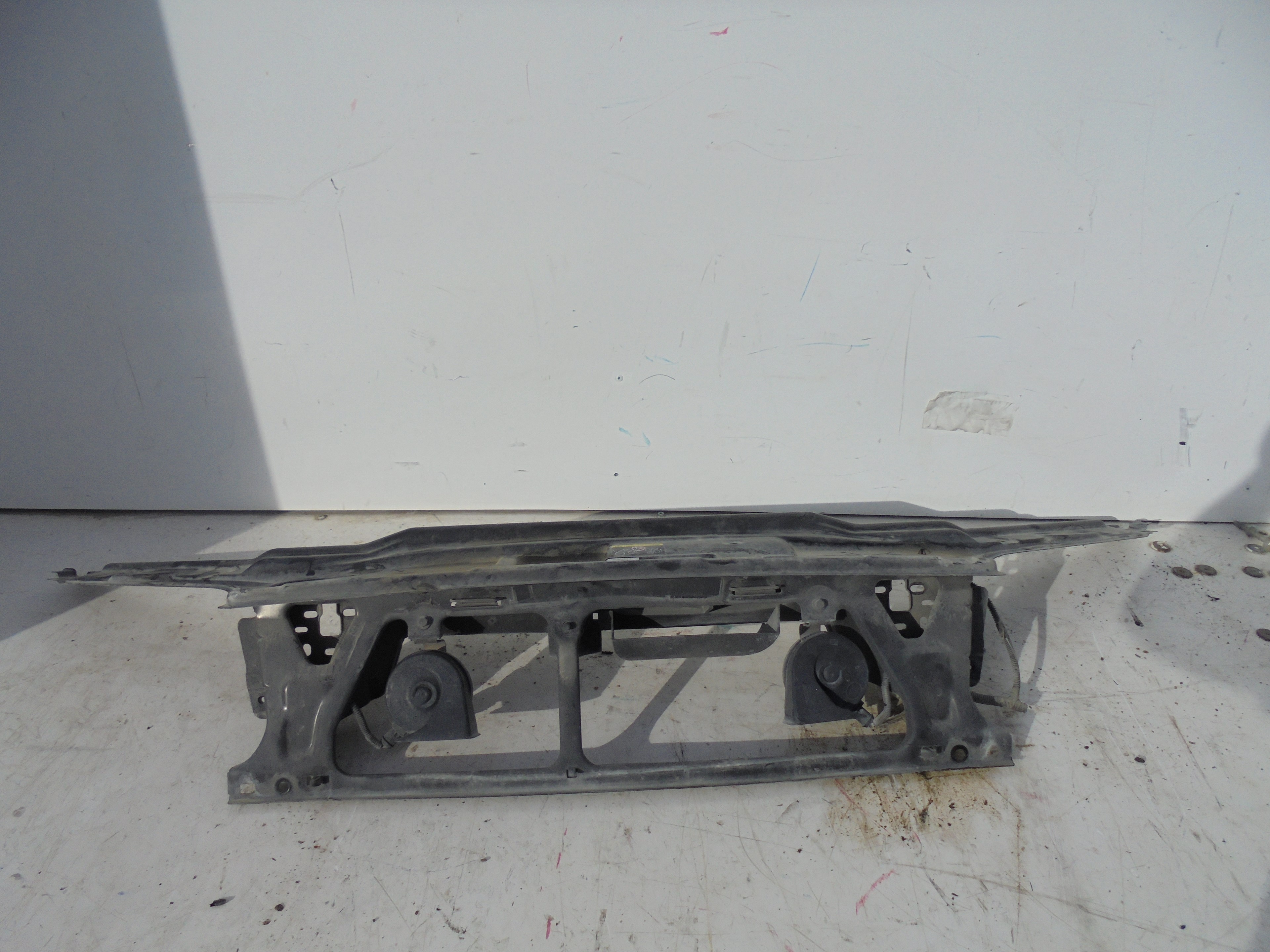Recambio de panel frontal para volvo xc70 2.4 diesel cat referencia OEM IAM   