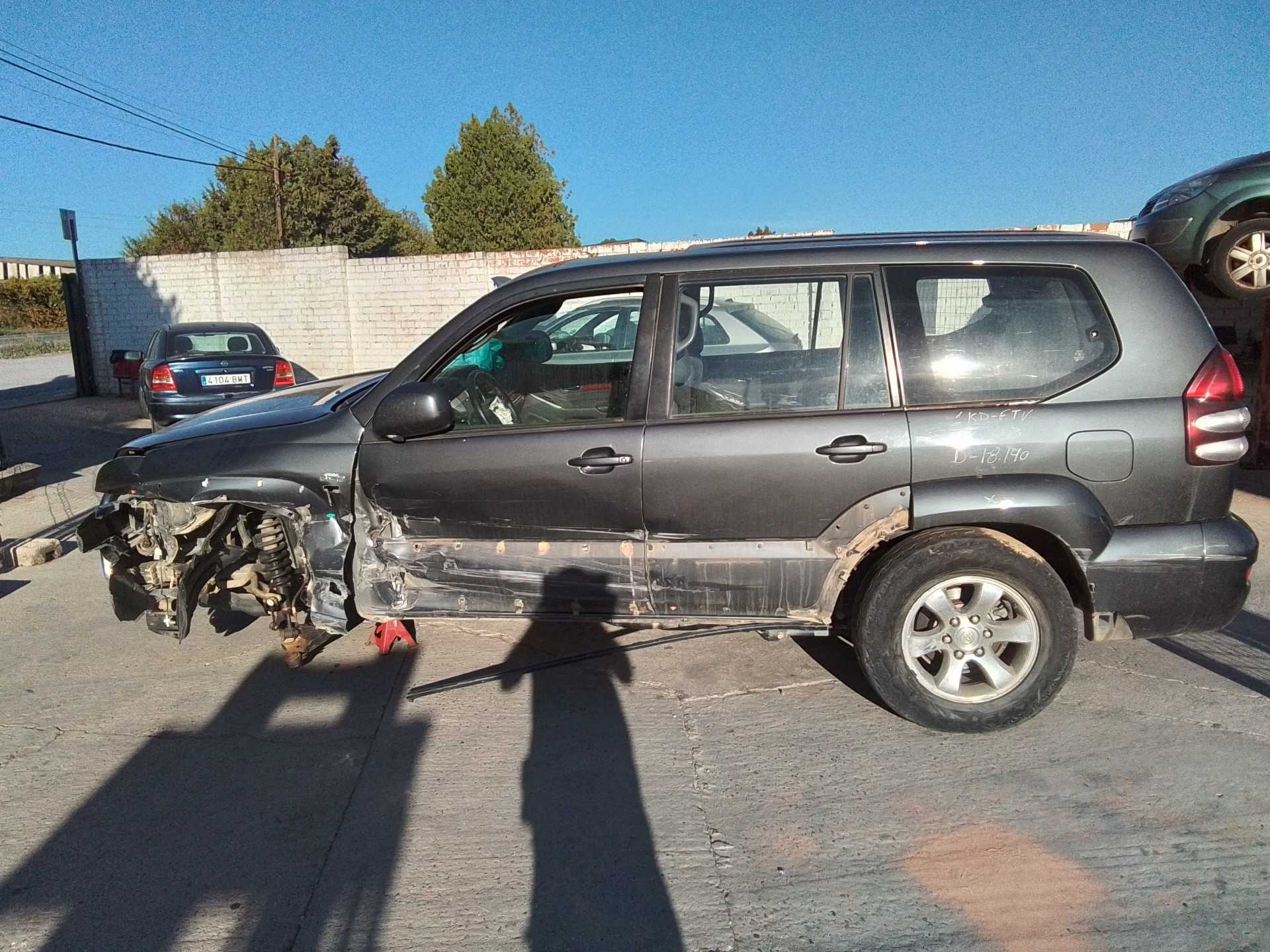 toyota land cruiser (j12) del año 2003