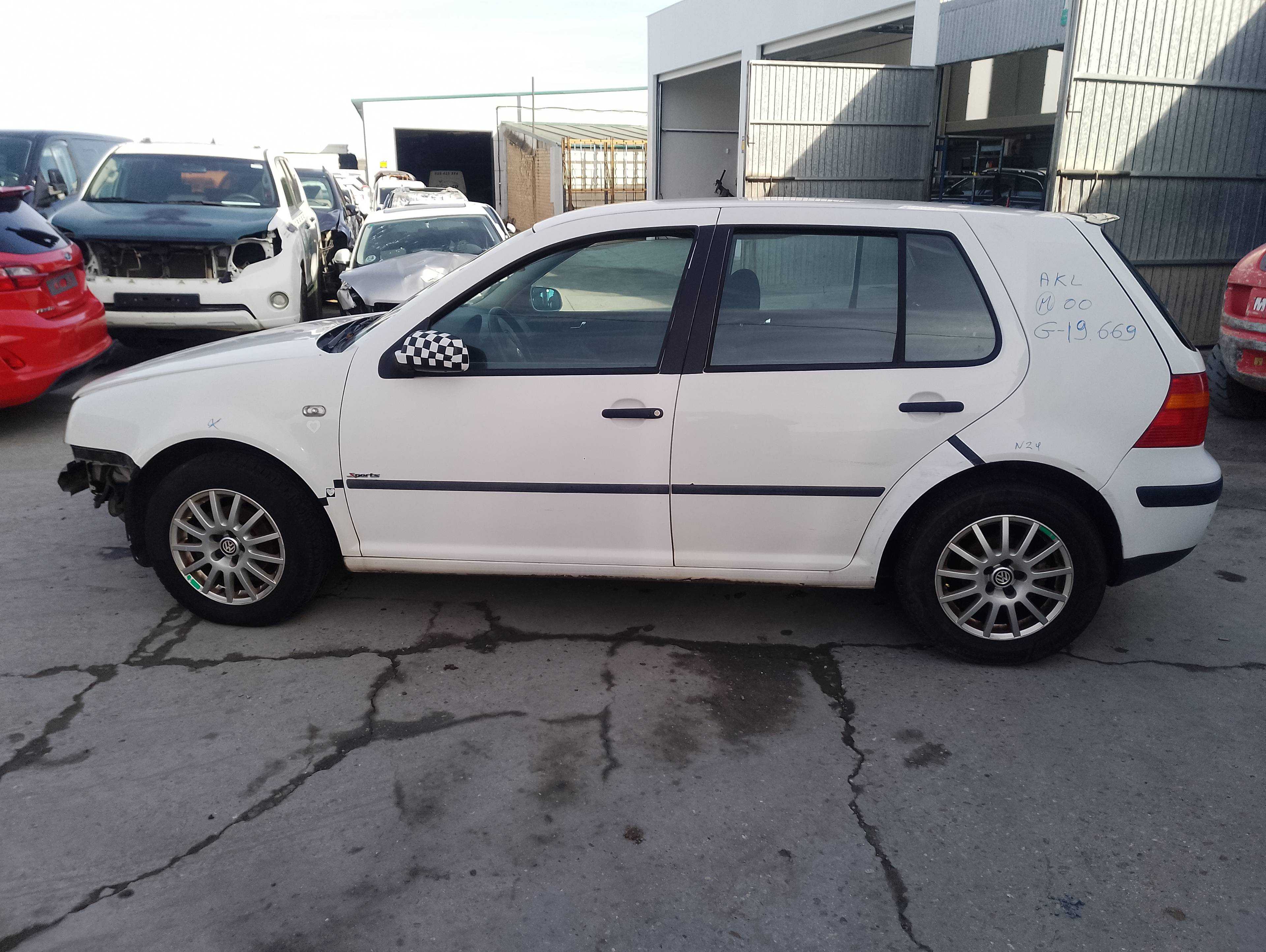 volkswagen golf iv berlina (1j1) del año 2000