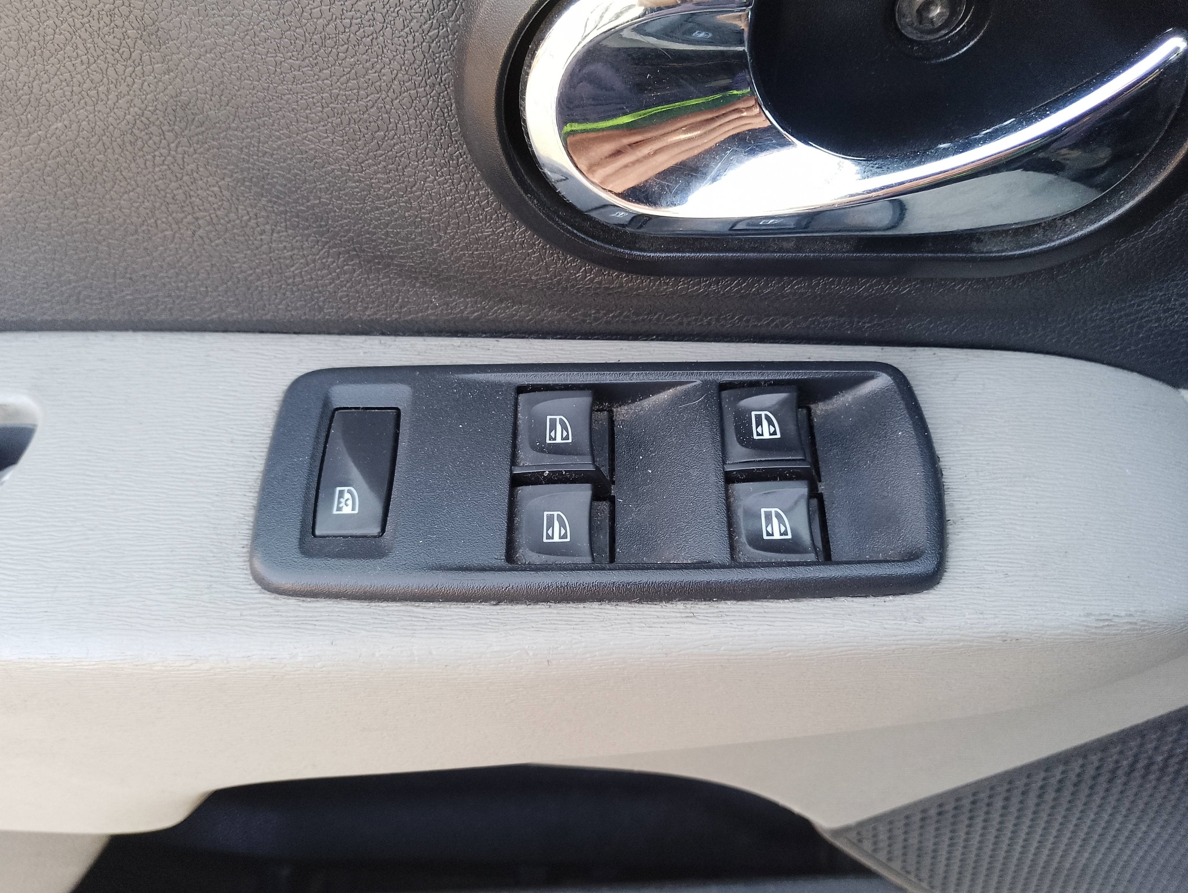 Recambio de mando elevalunas delantero izquierdo para dacia lodgy ambiance referencia OEM IAM   