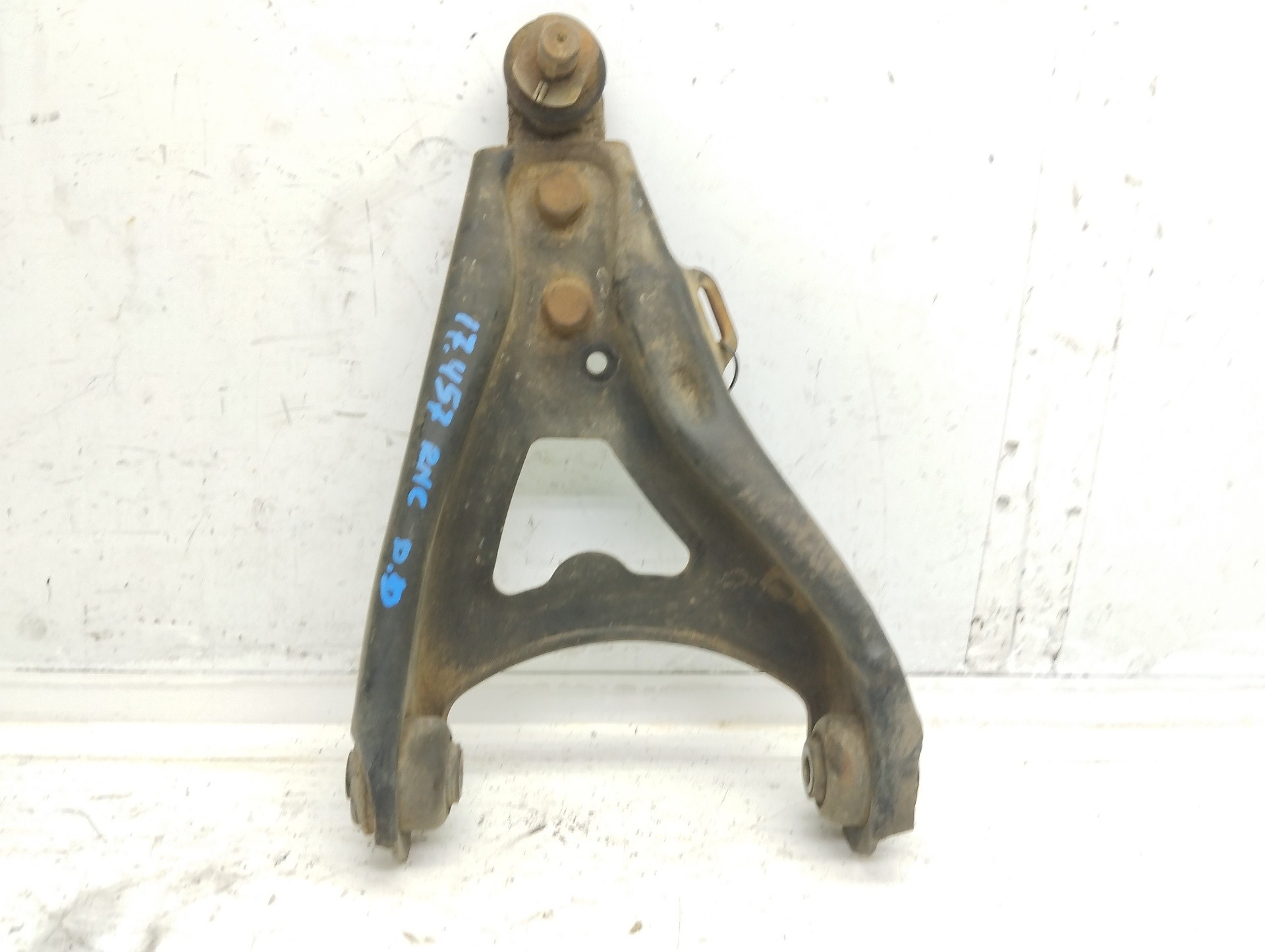 Recambio de brazo suspension inferior delantero izquierdo para renault megane i classic (la0) referencia OEM IAM  7700436302 