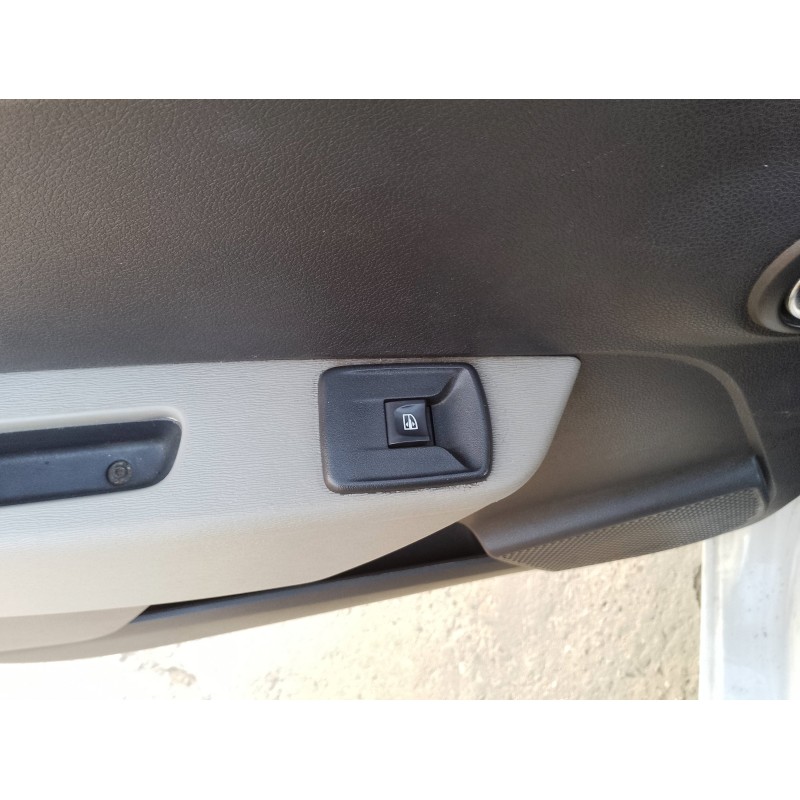 Recambio de mando elevalunas trasero izquierdo para dacia lodgy ambiance referencia OEM IAM   