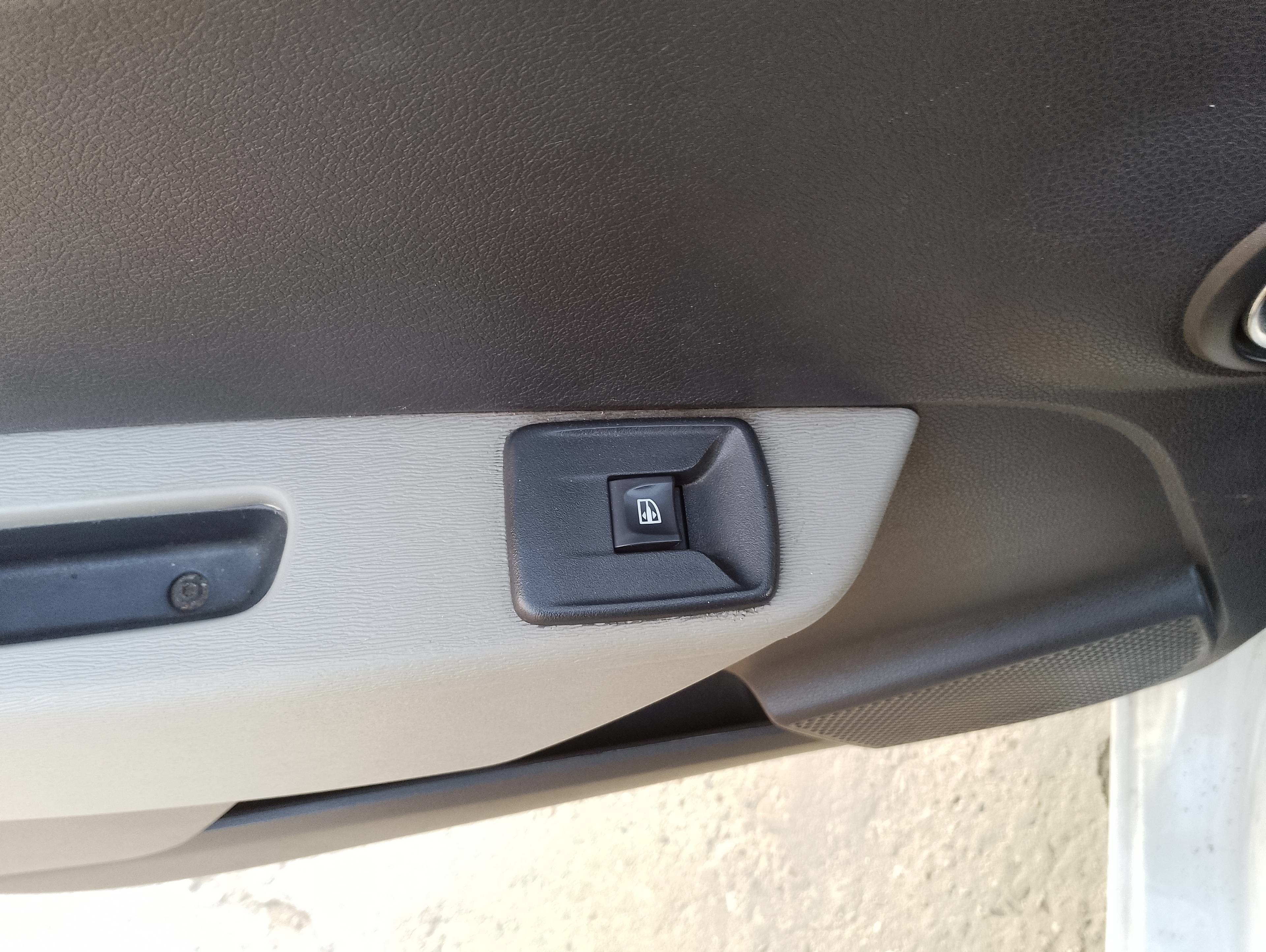 Recambio de mando elevalunas trasero izquierdo para dacia lodgy ambiance referencia OEM IAM   