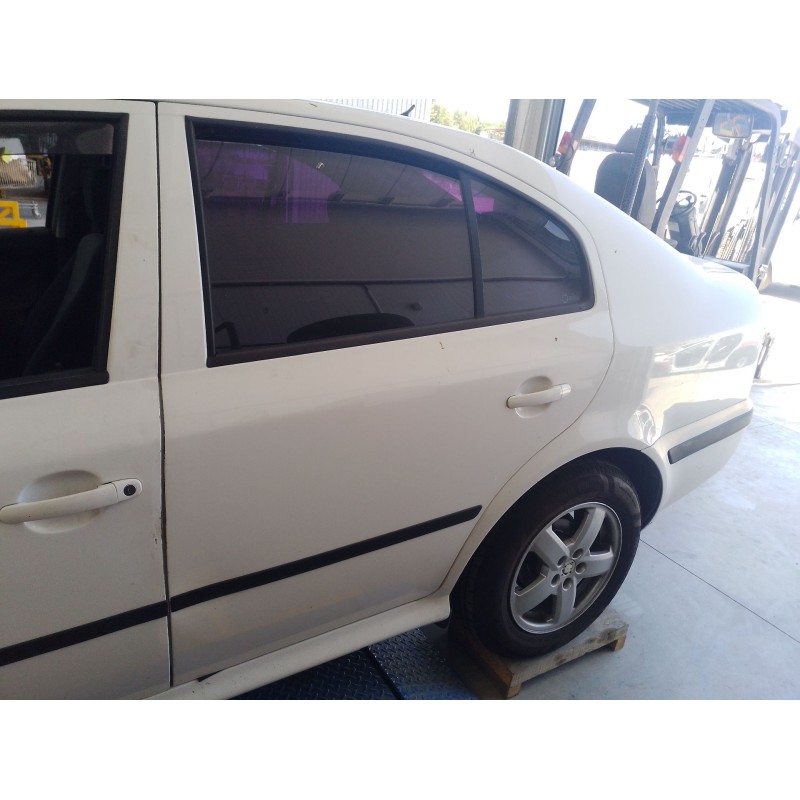 Recambio de puerta trasera izquierda para skoda octavia ii (1z3) 1.9 tdi referencia OEM IAM 1U4833055  