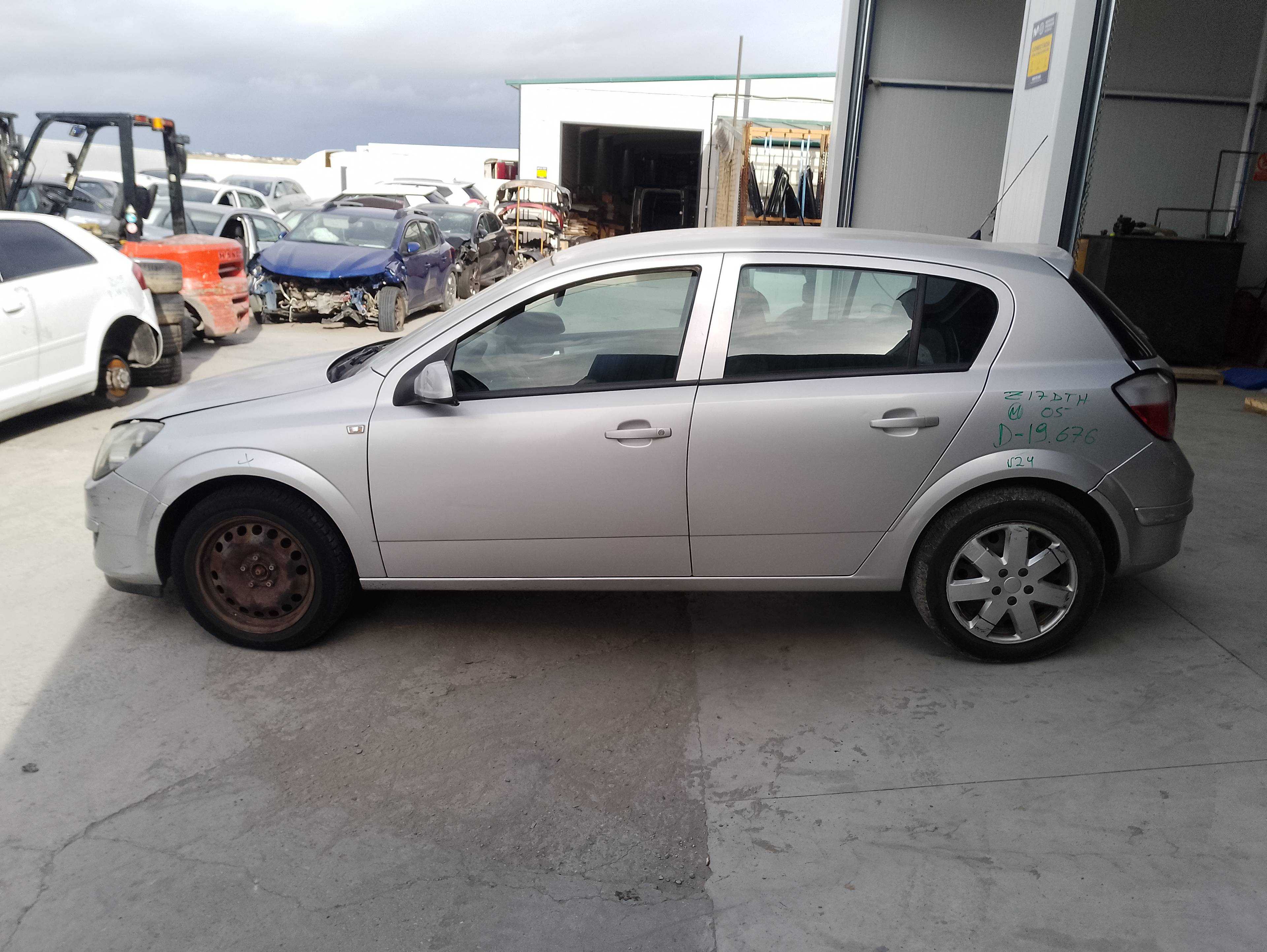 opel astra h berlina del año 2005