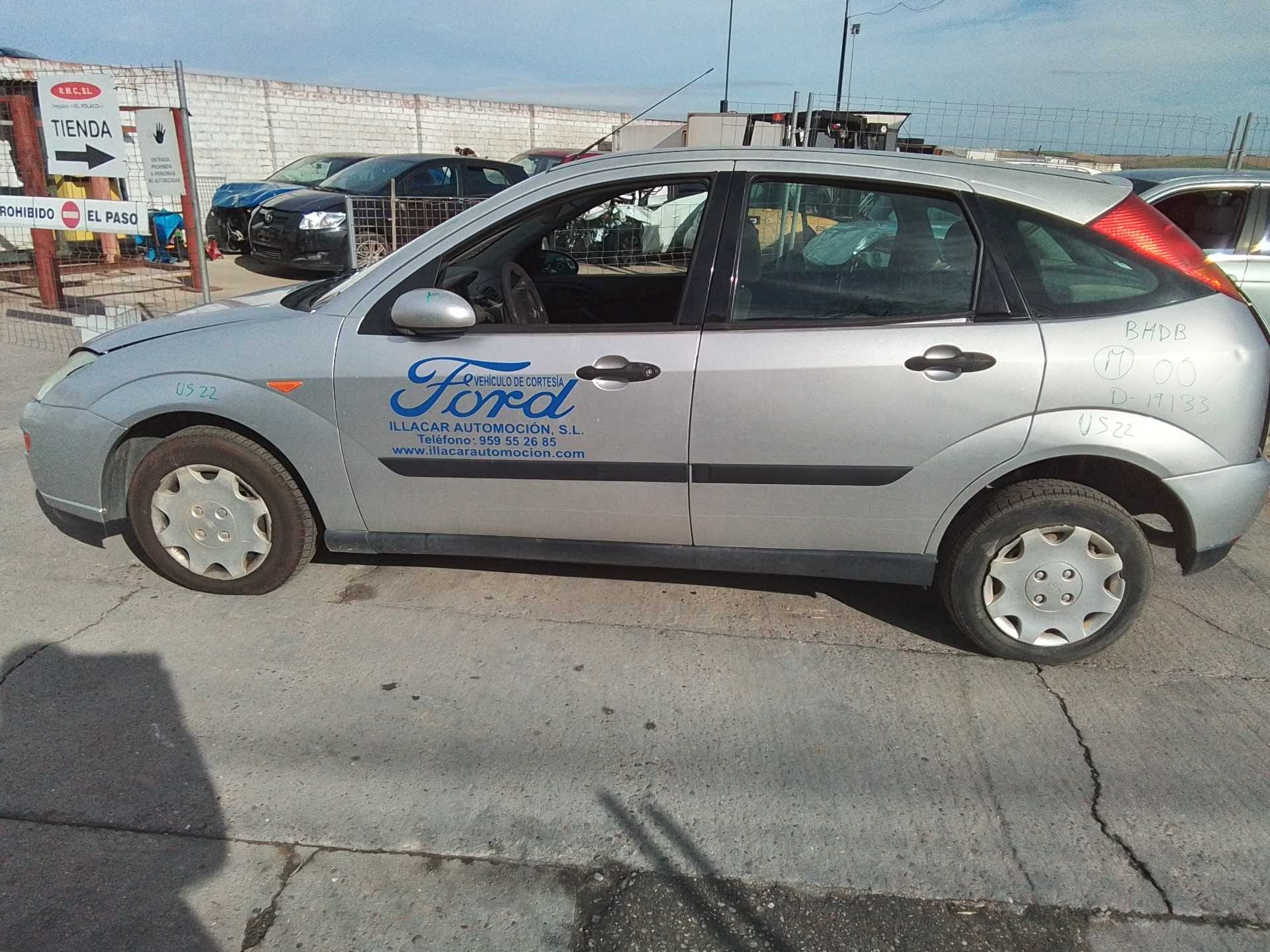 ford focus berlina (cak) del año 2000