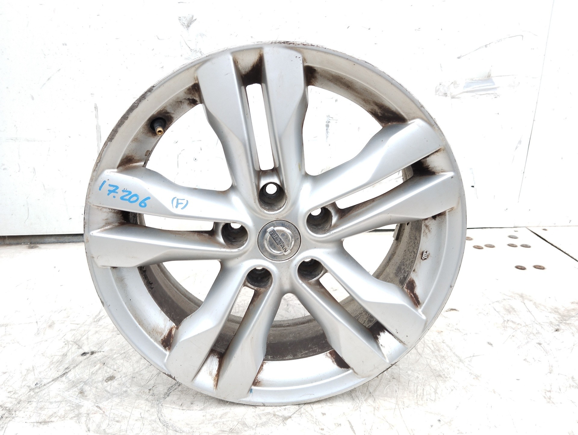 Recambio de llanta para nissan x-trail (t30) referencia OEM IAM R17  