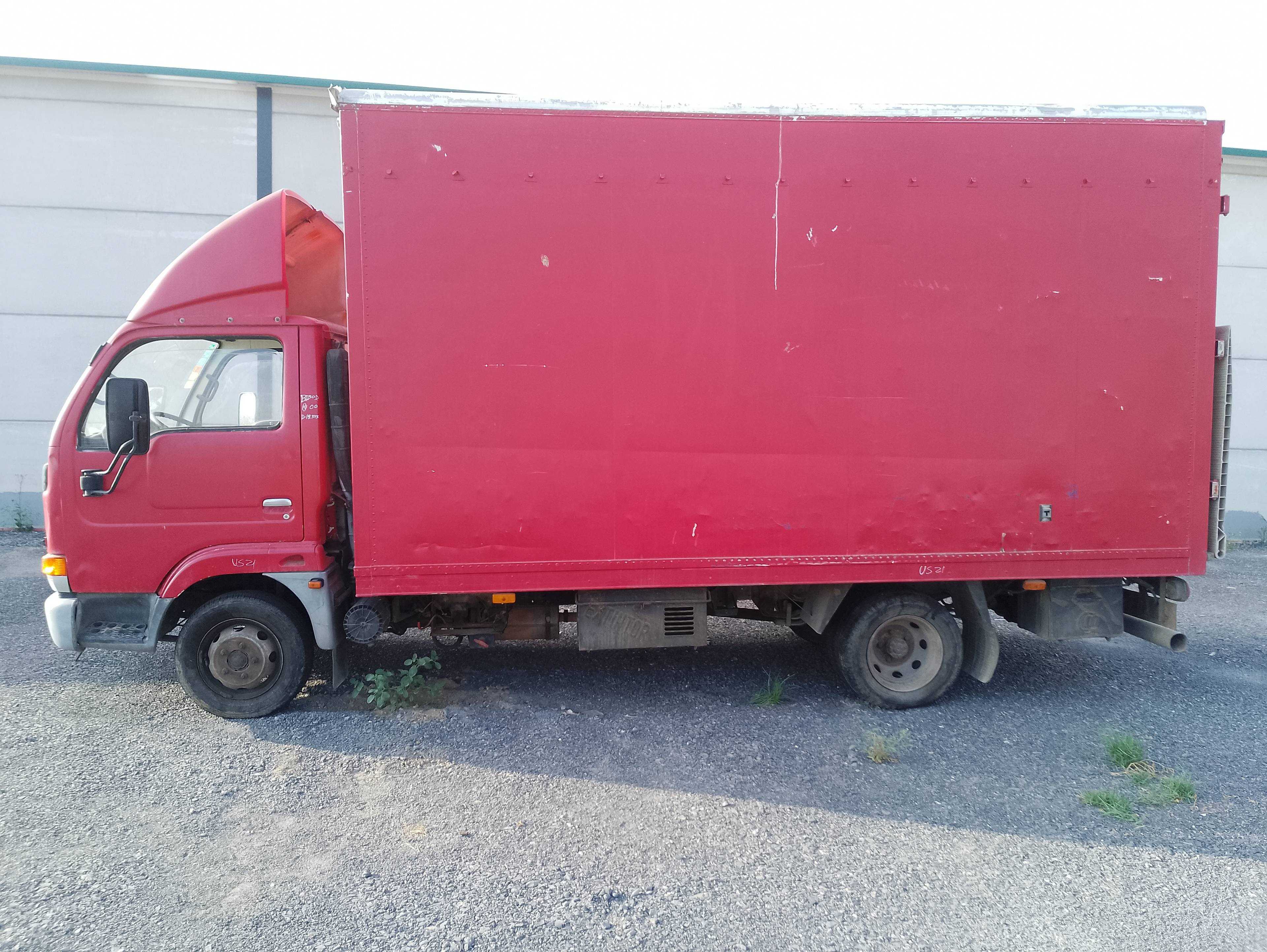 nissan cabstar e del año 2000
