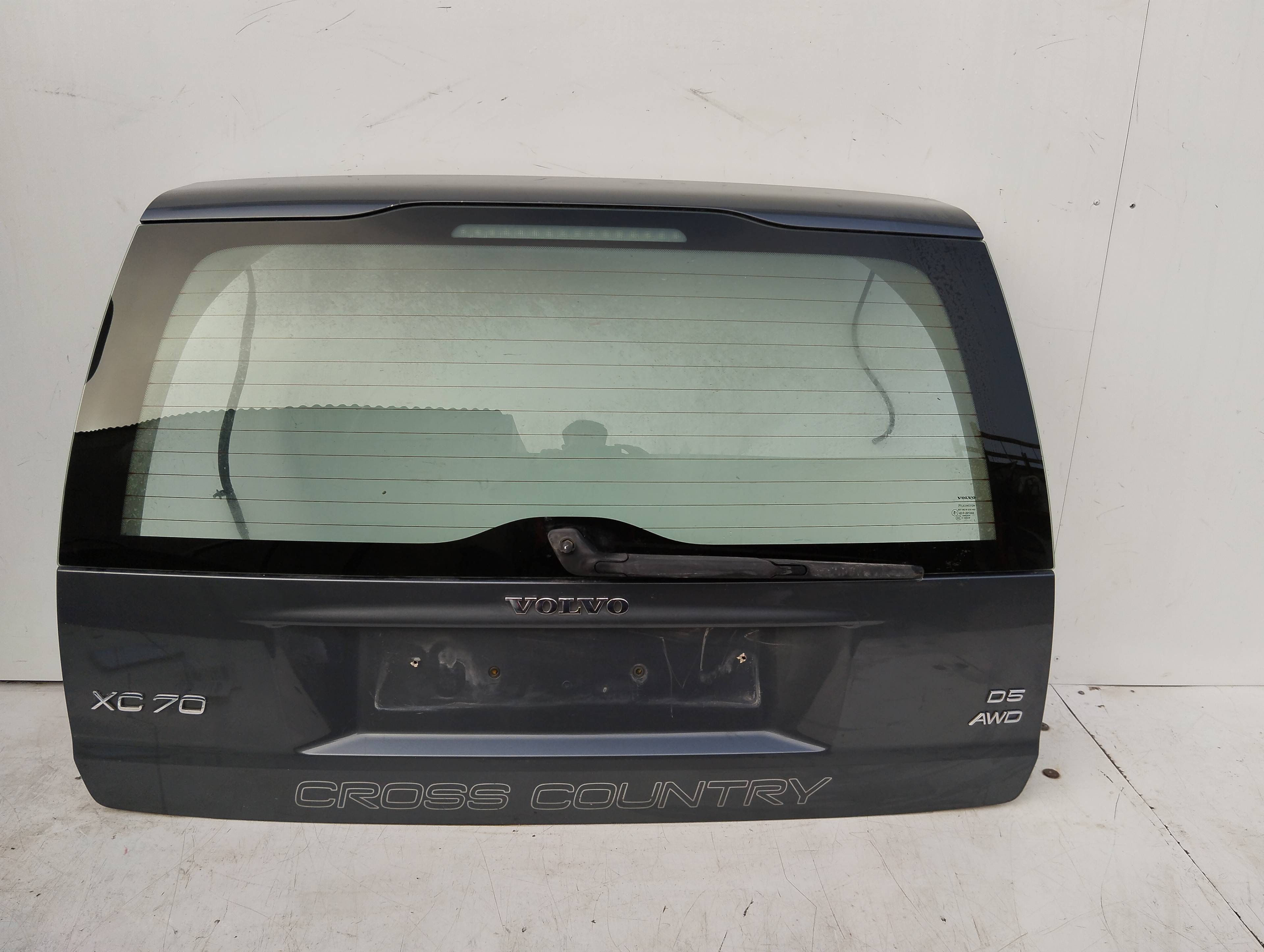 Recambio de porton trasero para volvo xc70 2.4 diesel cat referencia OEM IAM   