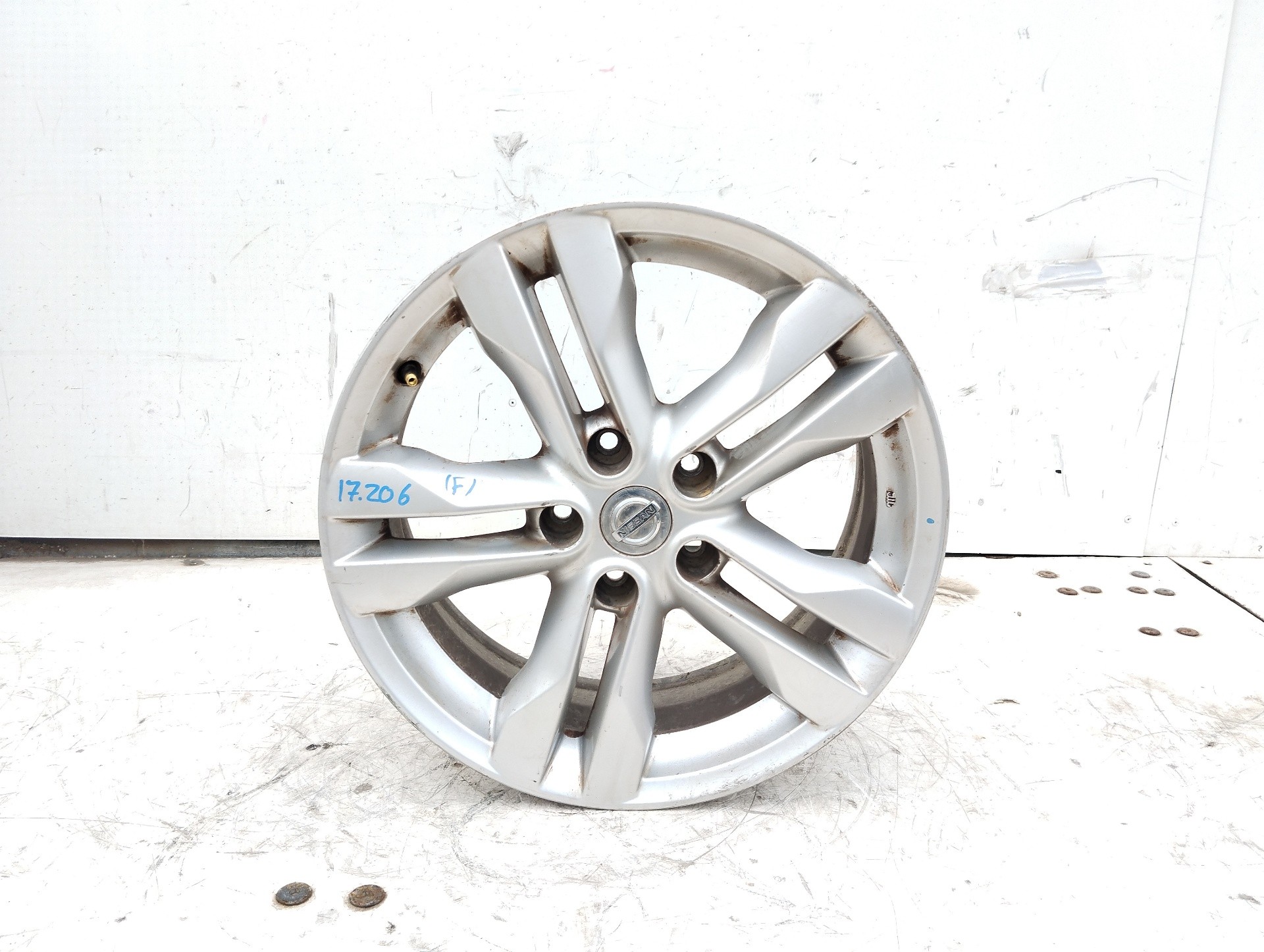 Recambio de llanta para nissan x-trail (t30) referencia OEM IAM R17  