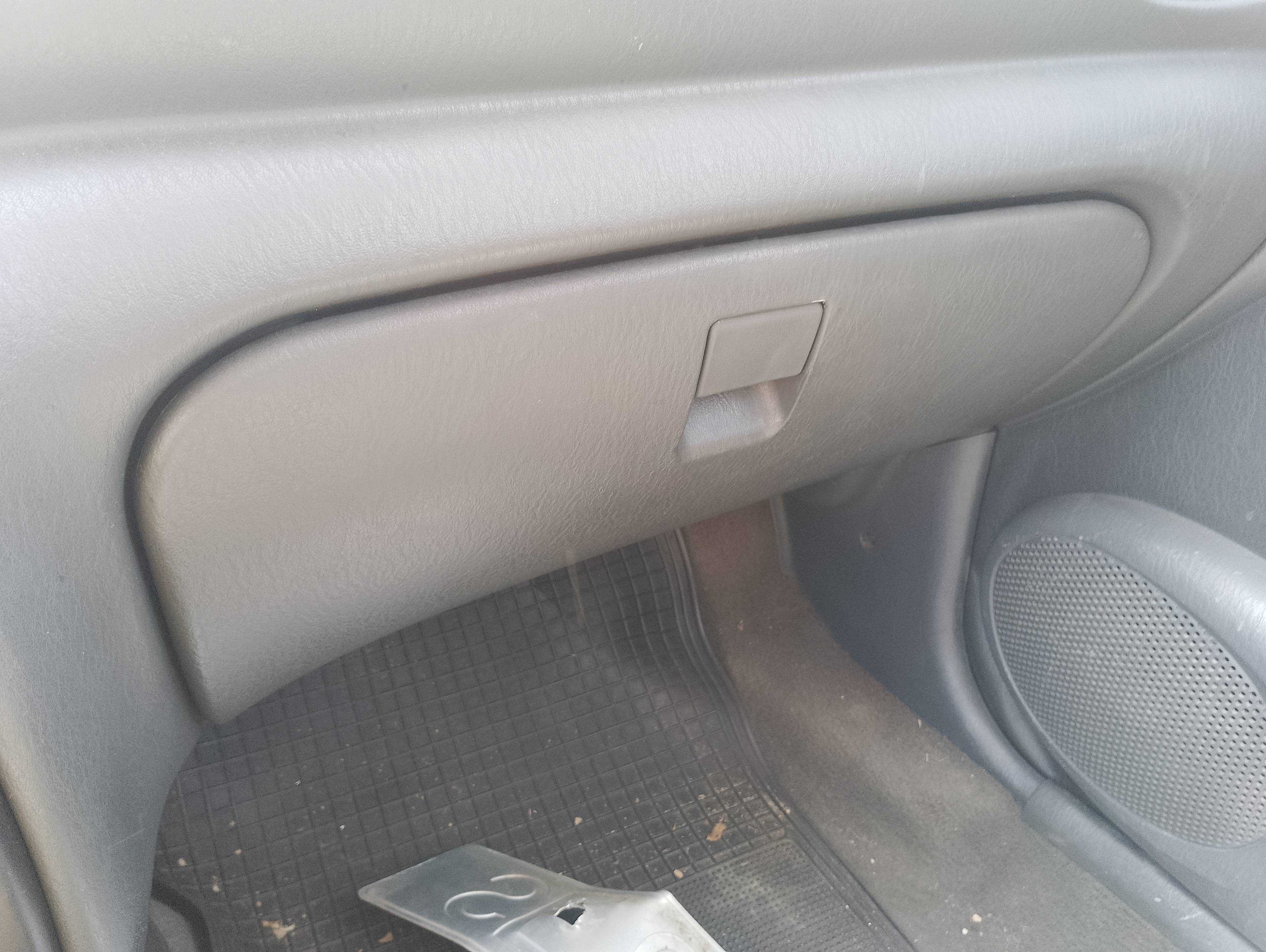 Recambio de guantera para hyundai accent (x3) 1.5 gs referencia OEM IAM   