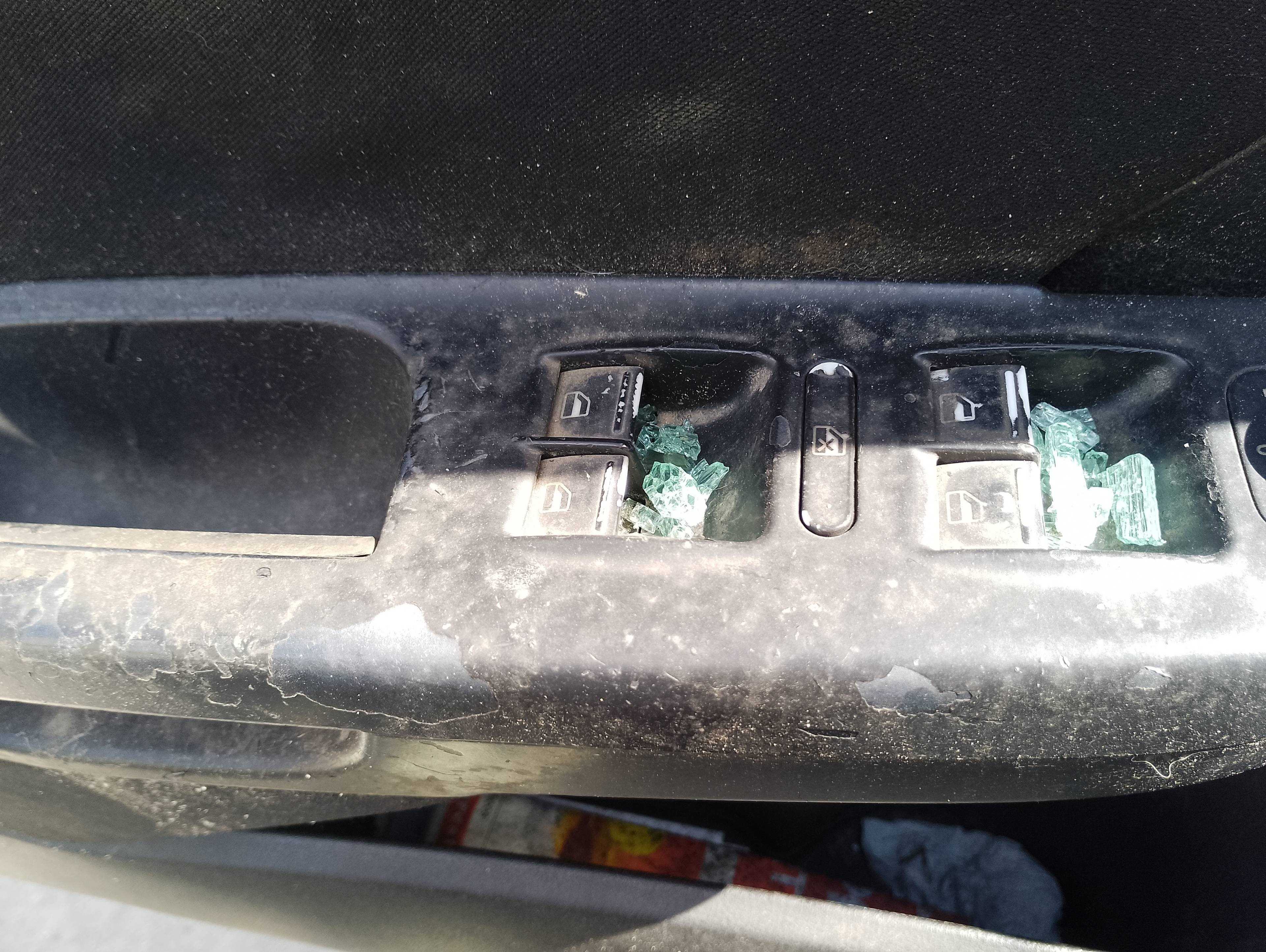 Recambio de mando elevalunas delantero izquierdo para volkswagen passat berlina (3c2) advance referencia OEM IAM   