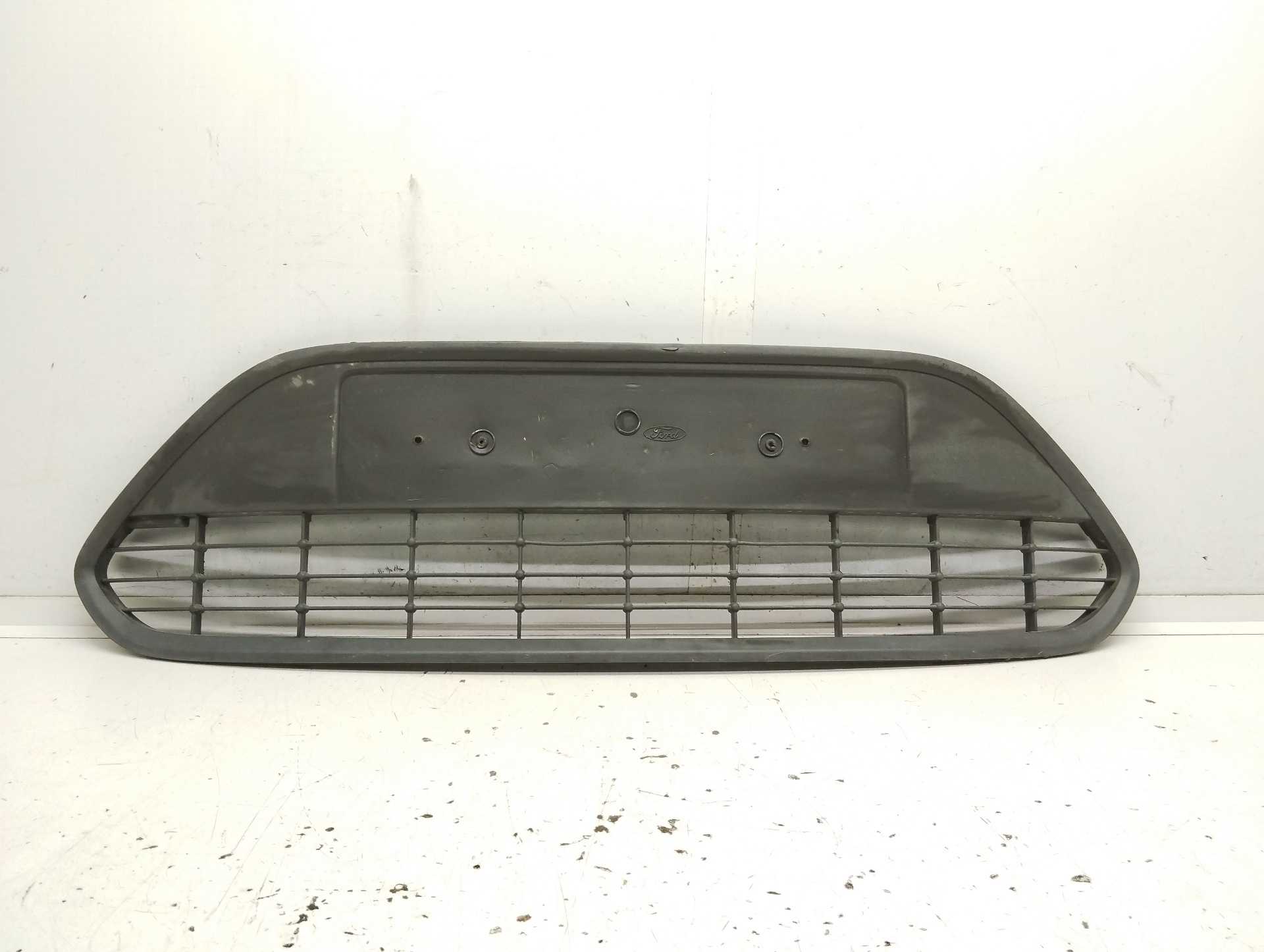 Recambio de rejilla delantera para ford focus berlina (cap) ambiente (d) referencia OEM IAM 8M5117B968A  
