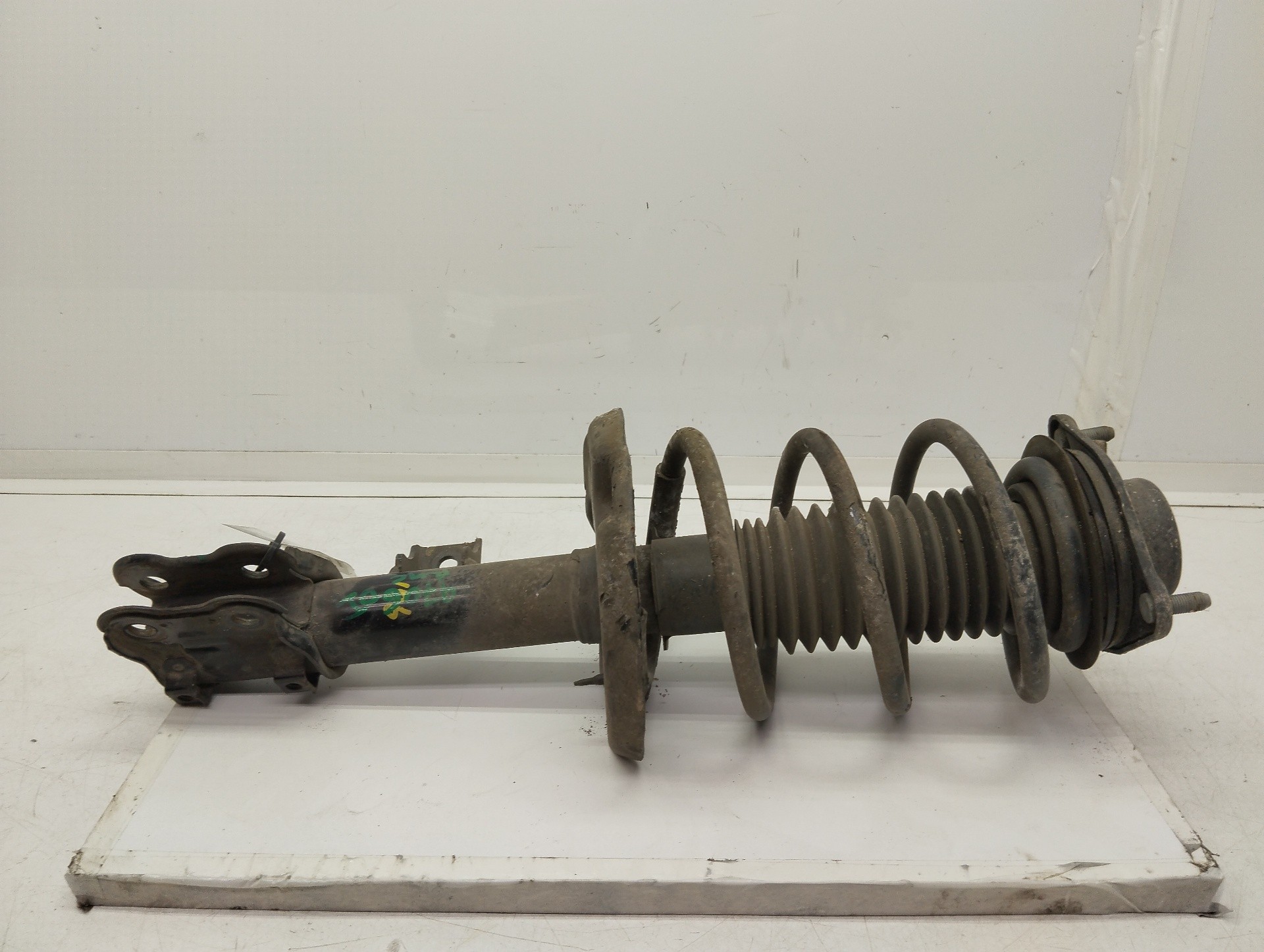 Recambio de amortiguador delantero izquierdo para hyundai i40 comfort referencia OEM IAM 546513Z130  