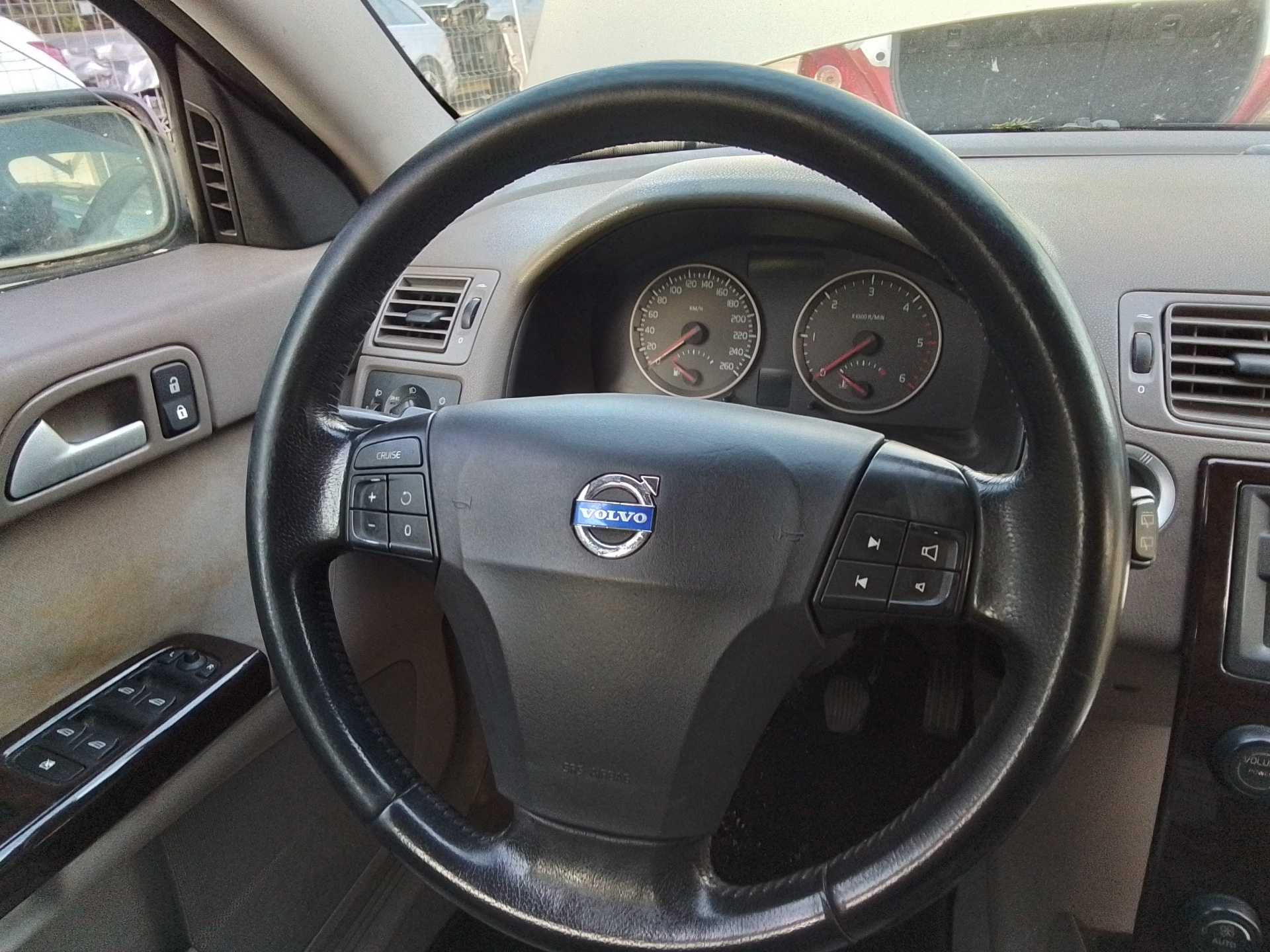 Recambio de volante para volvo v50 familiar 1.6 diesel cat referencia OEM IAM   