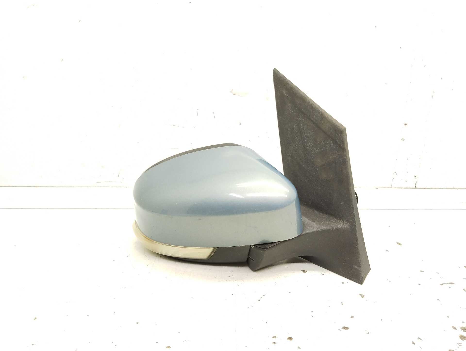 Recambio de retrovisor derecho para ford focus berlina (cap) ambiente (d) referencia OEM IAM 212876146  