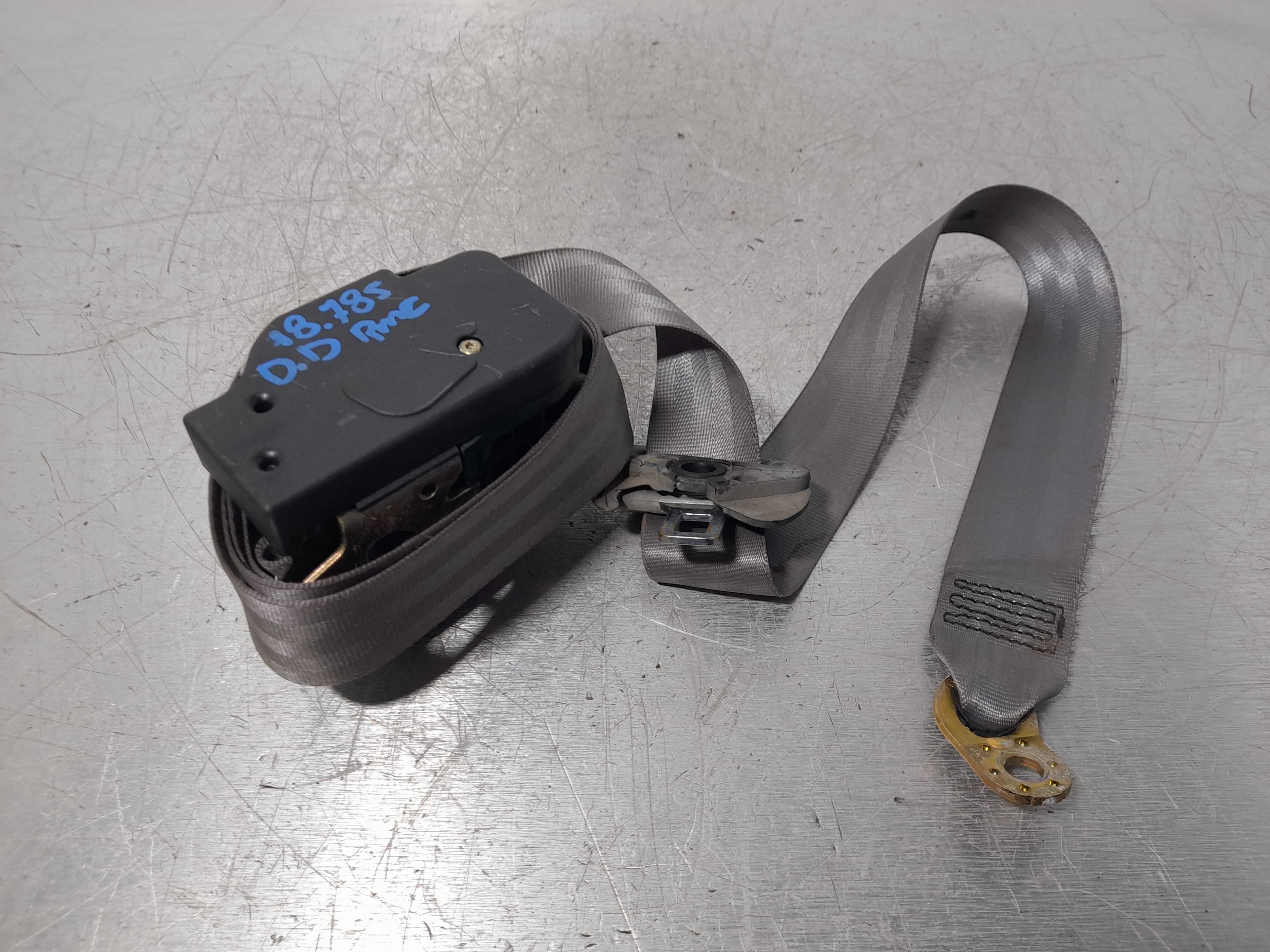 Recambio de cinturon seguridad delantero derecho para volkswagen passat berlina (3b2) comfortline referencia OEM IAM  3B5857806 