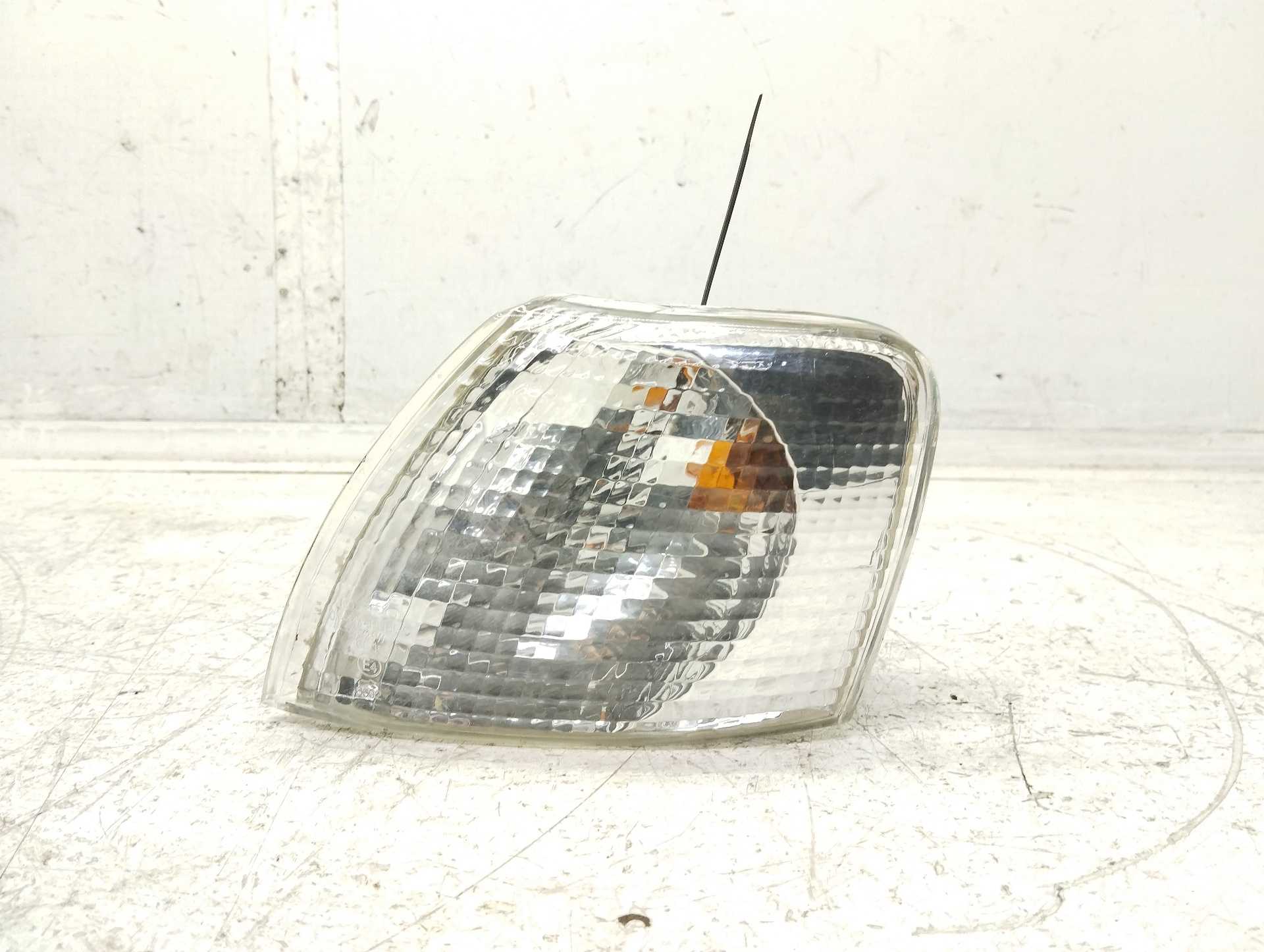Recambio de faro antiniebla izquierdo para volkswagen passat berlina (3b2) comfortline referencia OEM IAM 084411516LF  