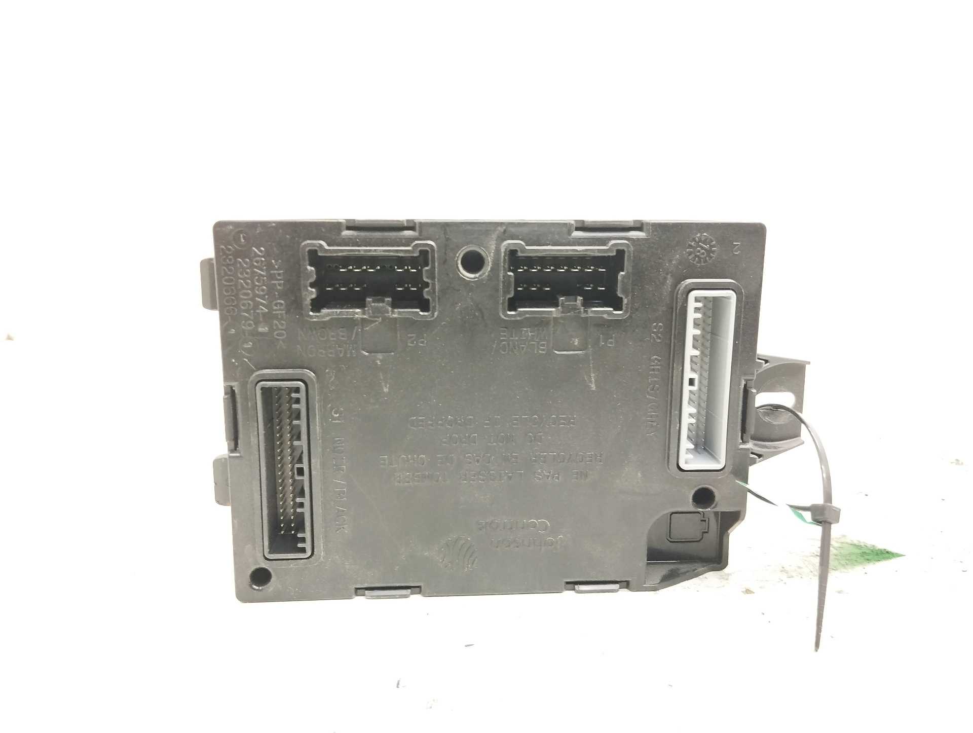 Recambio de centralita bcm para renault captur dynamique referencia OEM IAM 284B13555R  