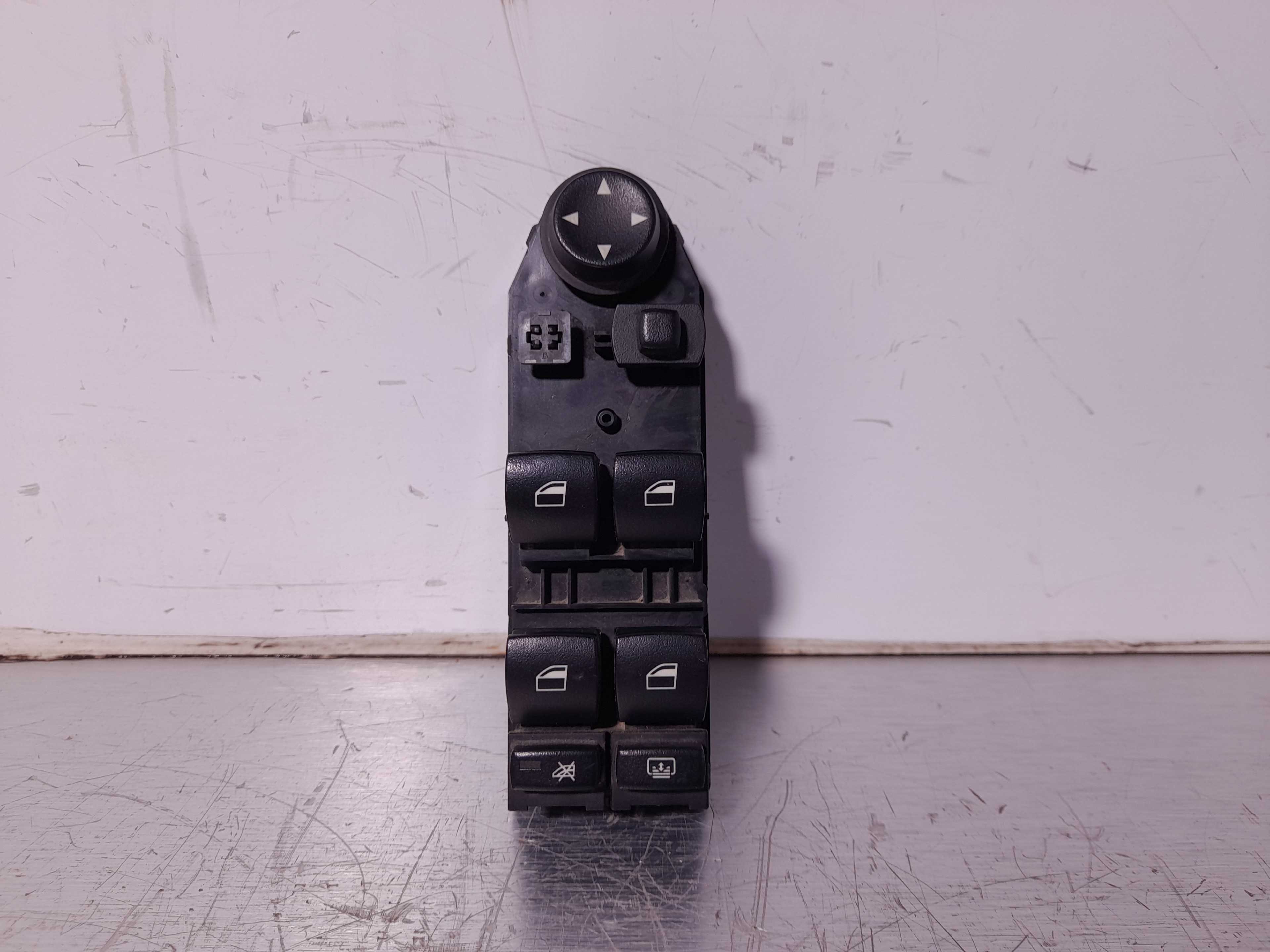 Recambio de mando elevalunas delantero izquierdo para bmw serie 5 berlina (e60) 525d referencia OEM IAM 6951916  