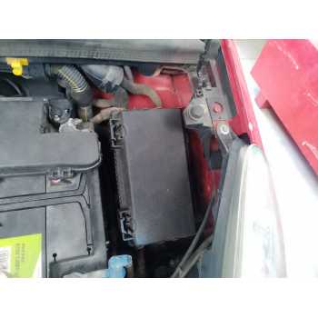 CAJA RELES / FUSIBLES 