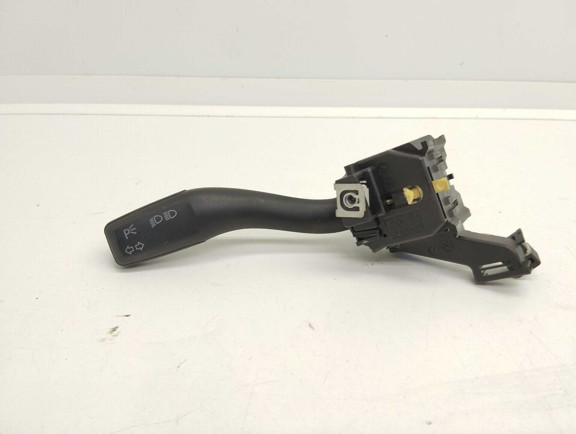 Recambio de mando intermitentes para audi a3 (8p) 2.0 tdi referencia OEM IAM 8P0953513A 01103600 
