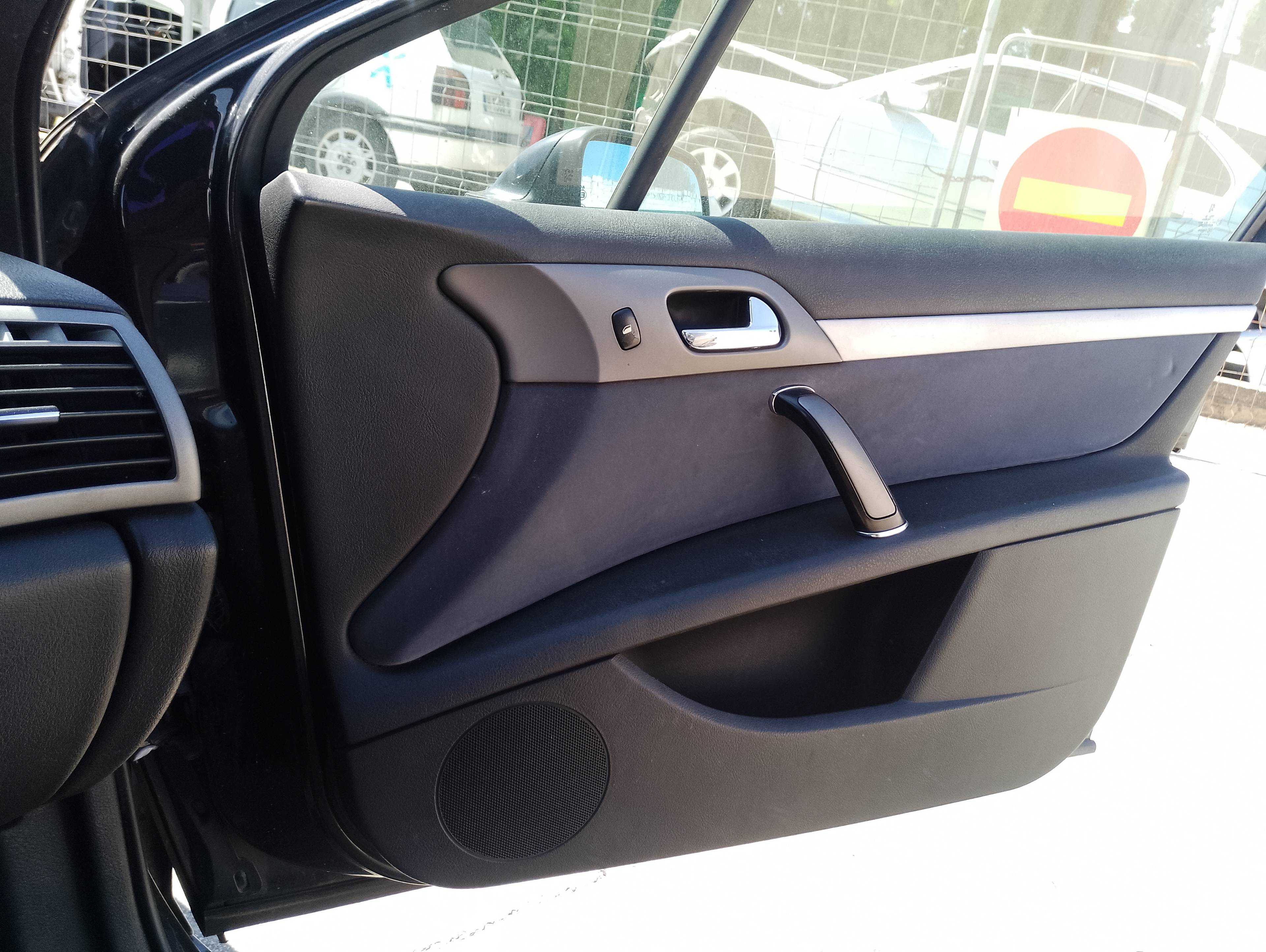 Recambio de guarnecido puerta delantera derecha para peugeot 407 st confort referencia OEM IAM   