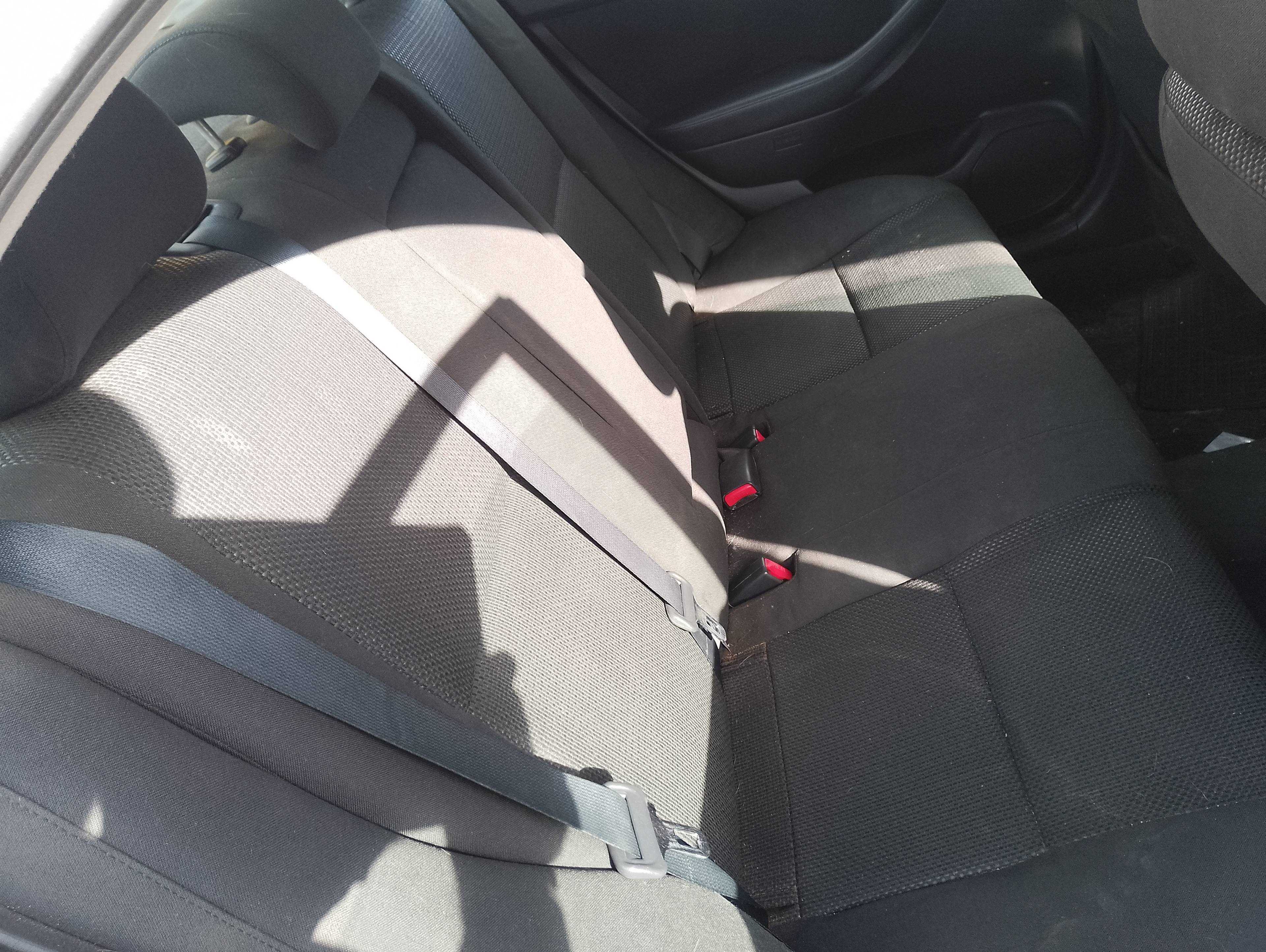 Recambio de asientos traseros para toyota avensis berlina (t25) 2.0 d4-d executive berlina (5-ptas.) referencia OEM IAM   