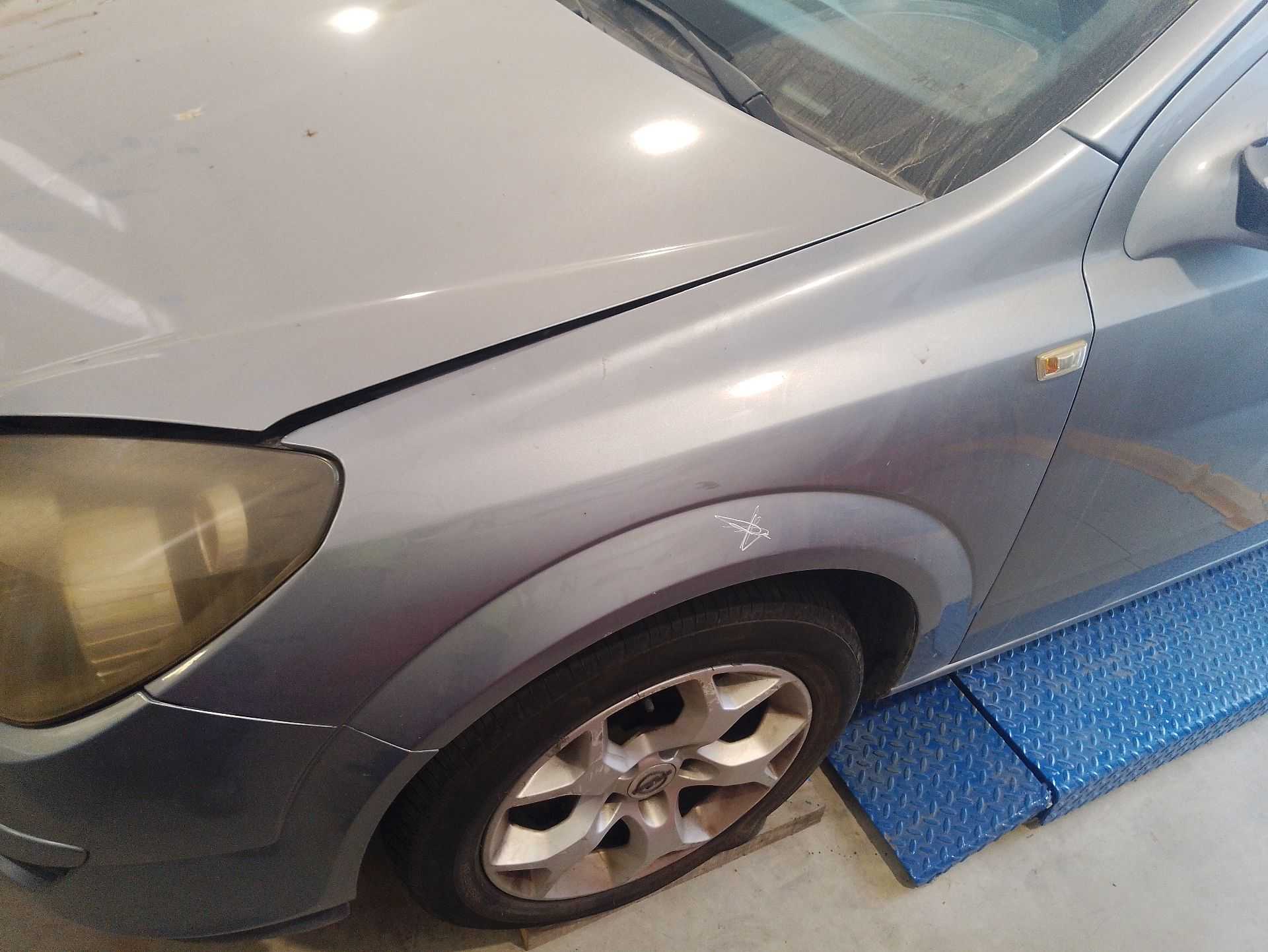 Recambio de aleta delantera izquierda para opel astra h gtc (a04) 1.8 (l08) referencia OEM IAM 93178666  