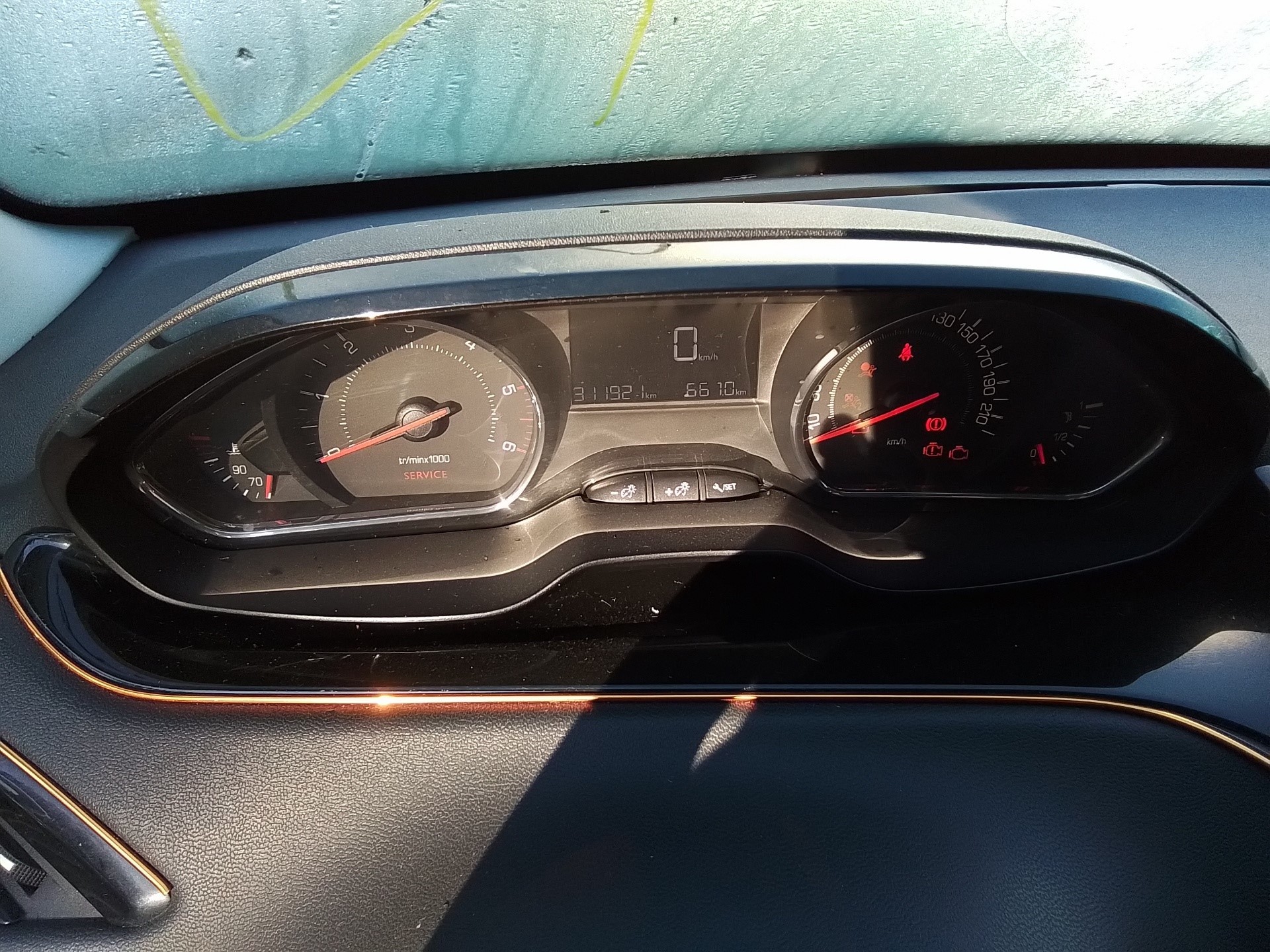 Recambio de cuadro instrumentos para peugeot 208 1.4 hdi fap referencia OEM IAM   