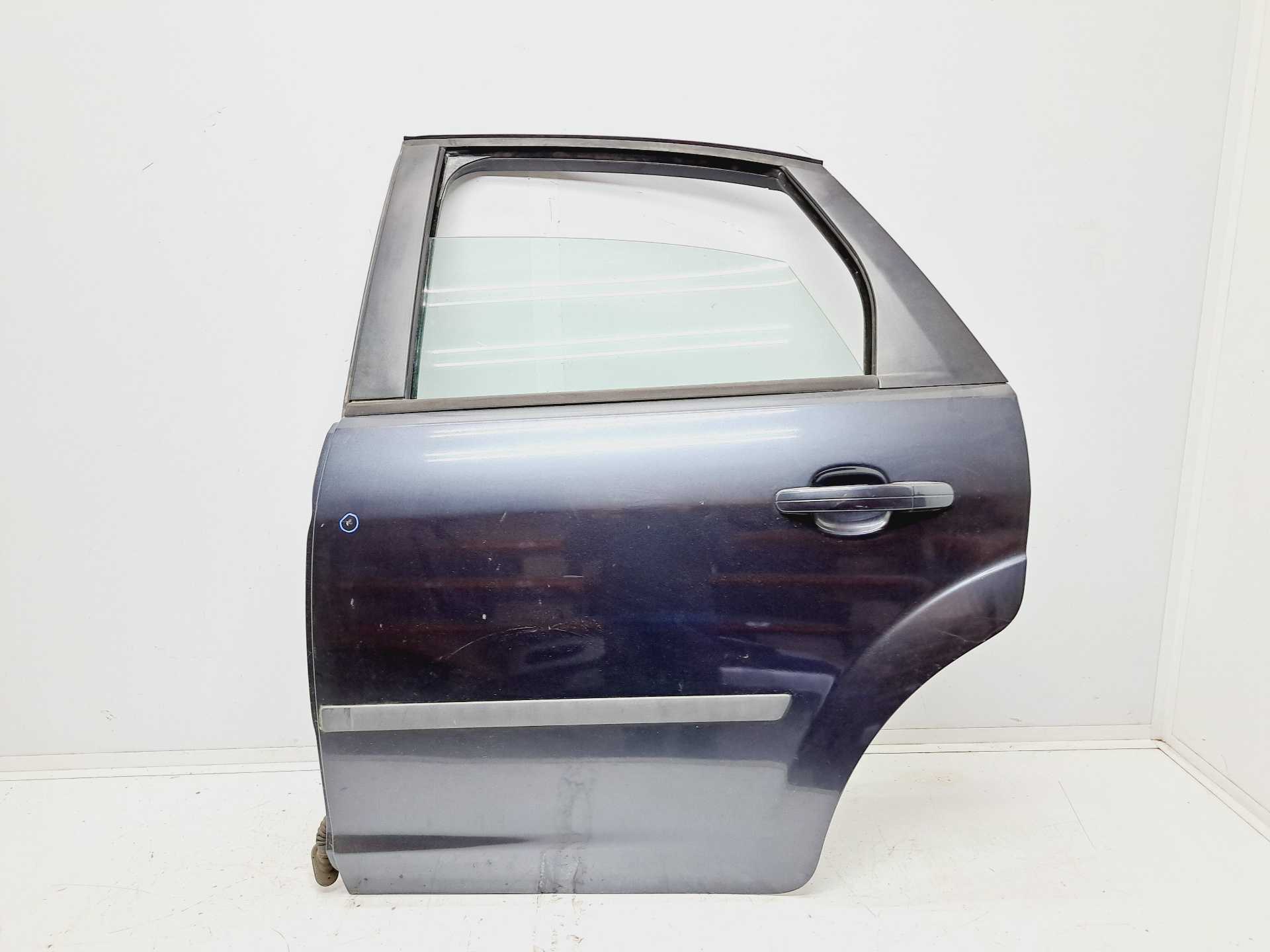 Recambio de puerta trasera izquierda para ford focus berlina (cap) ambiente (d) referencia OEM IAM   