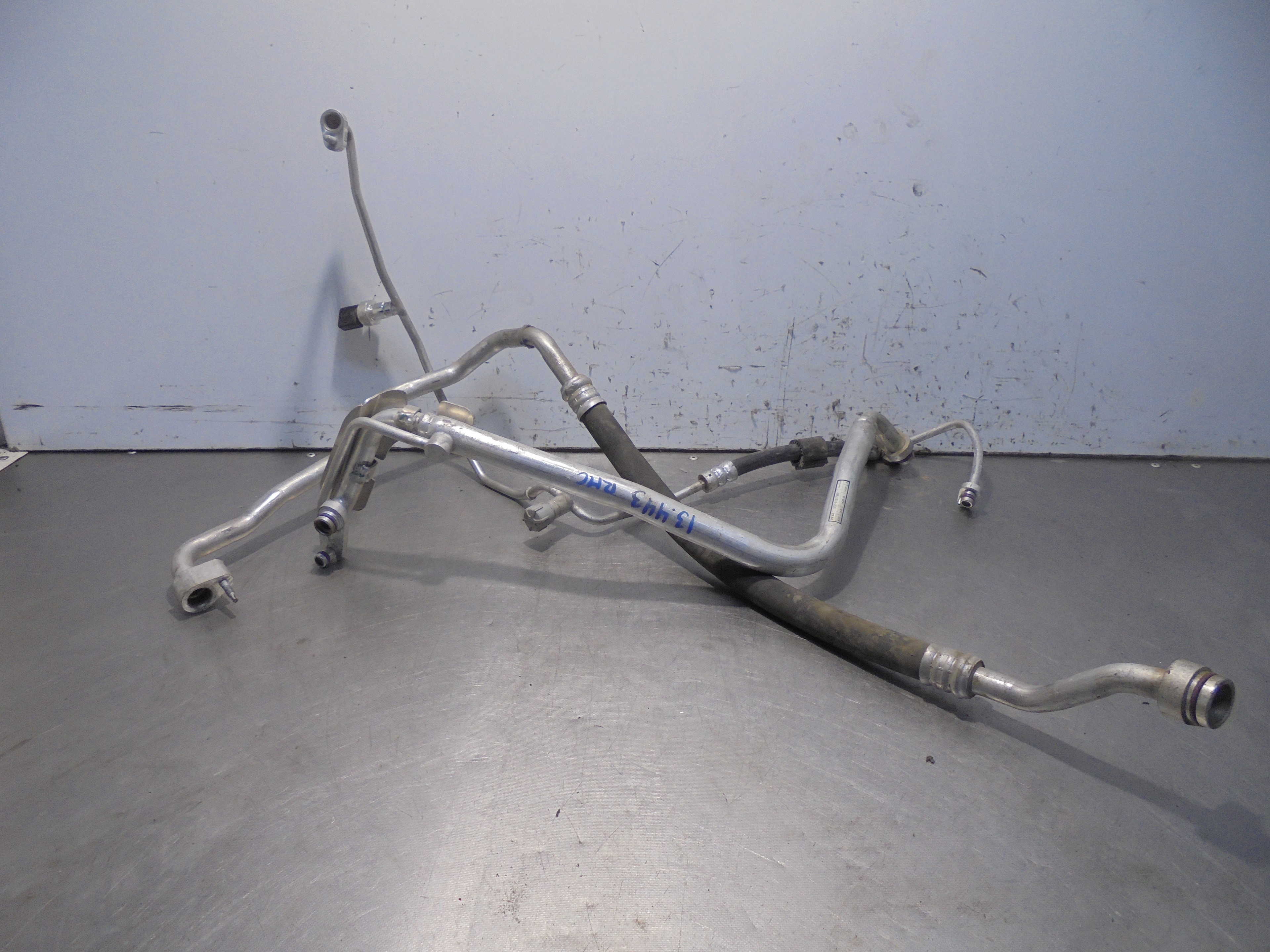 Recambio de tubos aire acondicionado para audi a3 sportback (8vf) 30 tdi design referencia OEM IAM 5Q0816743  