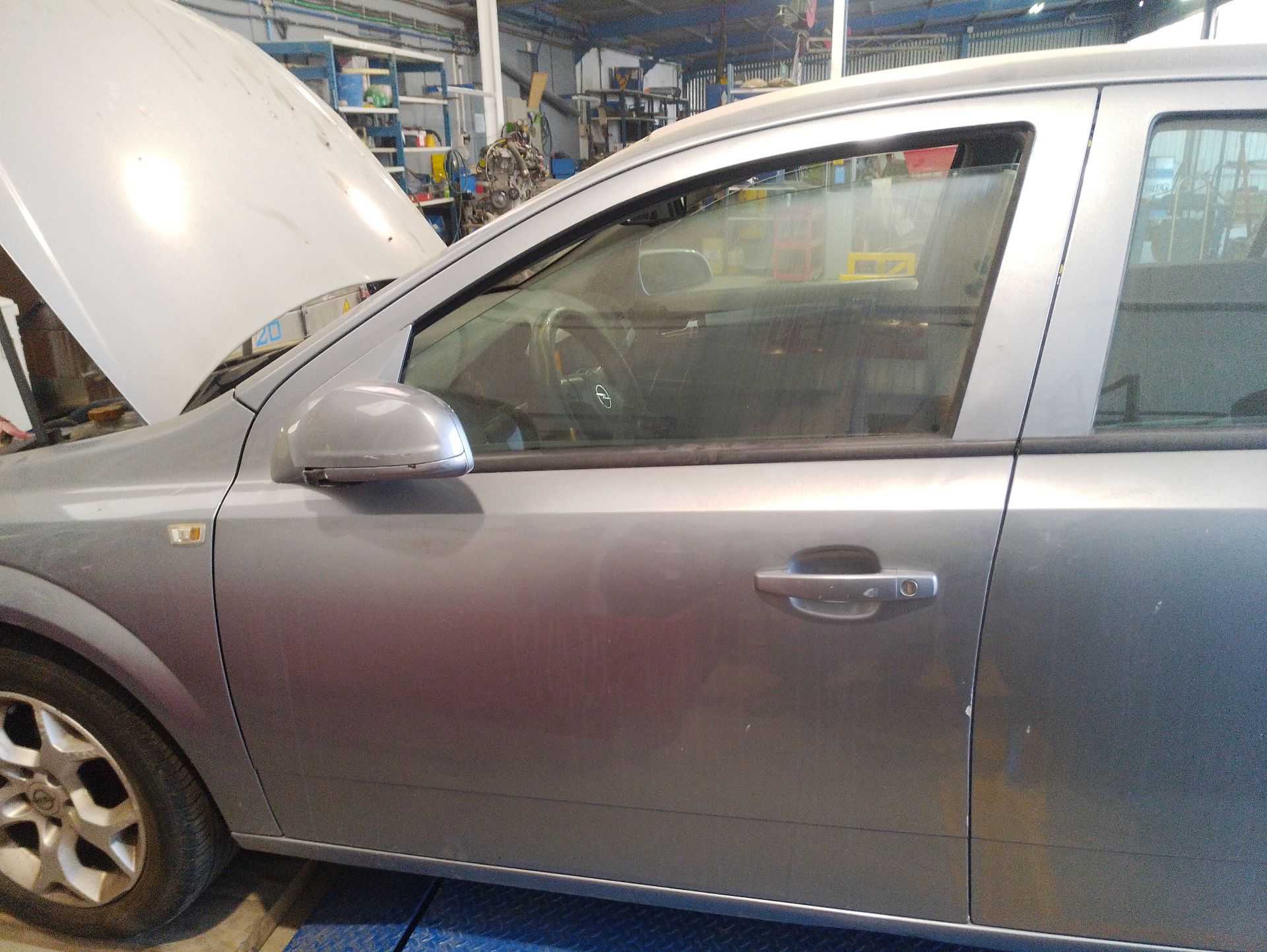 Recambio de puerta delantera izquierda para opel astra h gtc (a04) 1.8 (l08) referencia OEM IAM 13208421  