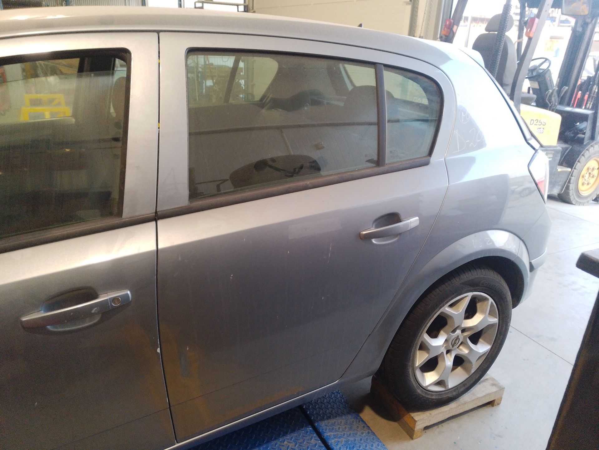 Recambio de puerta trasera izquierda para opel astra h gtc (a04) 1.8 (l08) referencia OEM IAM 94710105  
