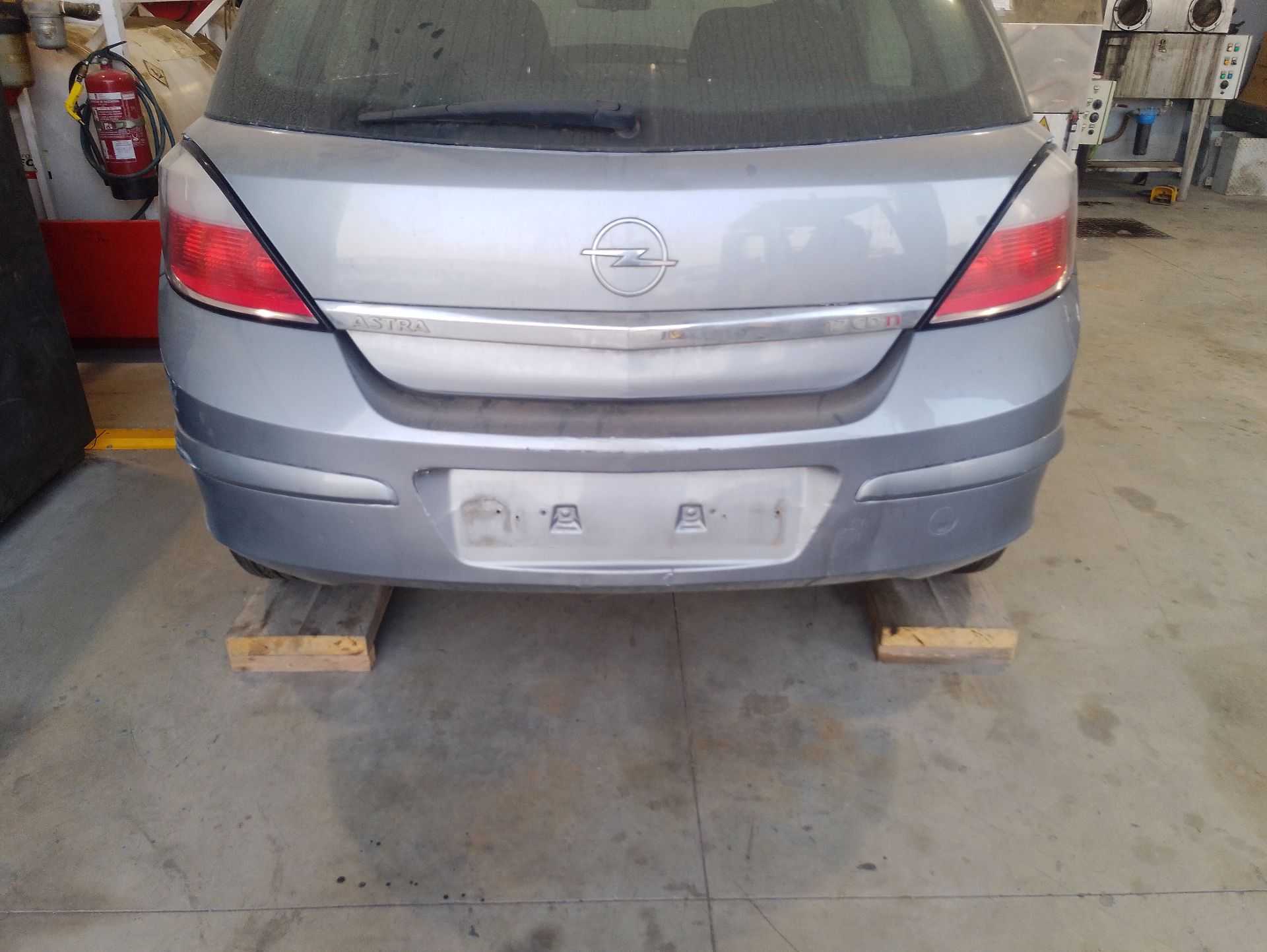 Recambio de paragolpes trasero para opel astra h gtc (a04) 1.8 (l08) referencia OEM IAM 24460353  