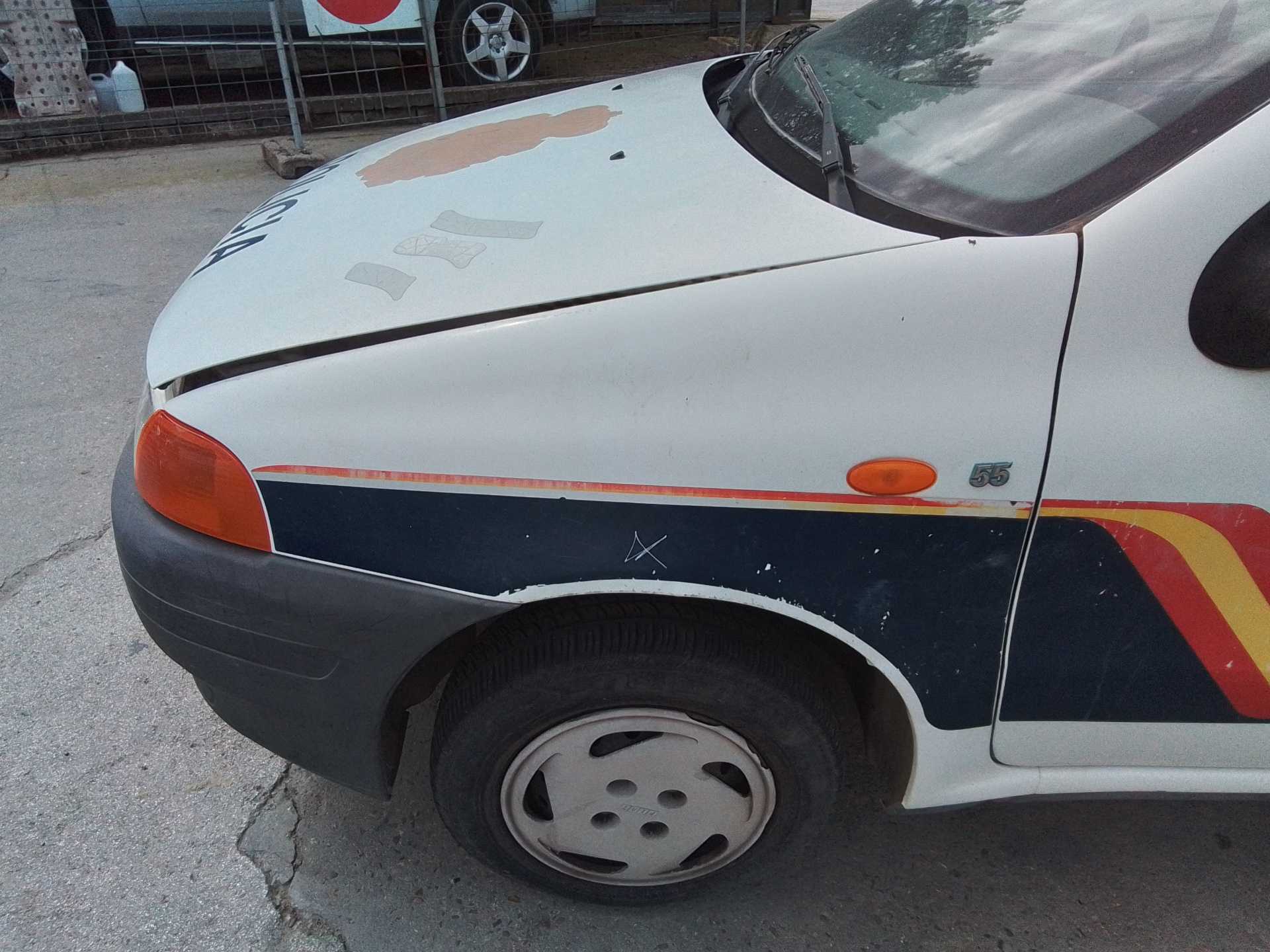 Recambio de aleta delantera izquierda para fiat punto berlina (176) referencia OEM IAM   
